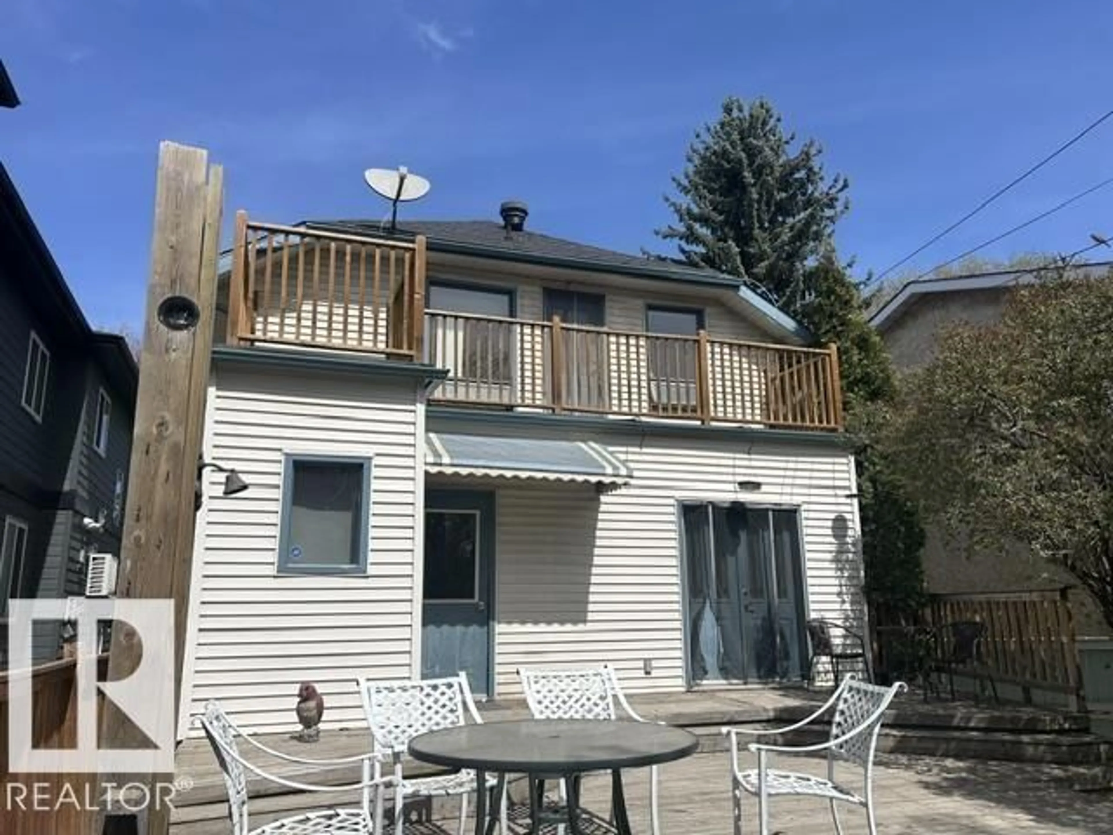 Patio, unknown for 10841 80 AV, Edmonton Alberta T6E1V9