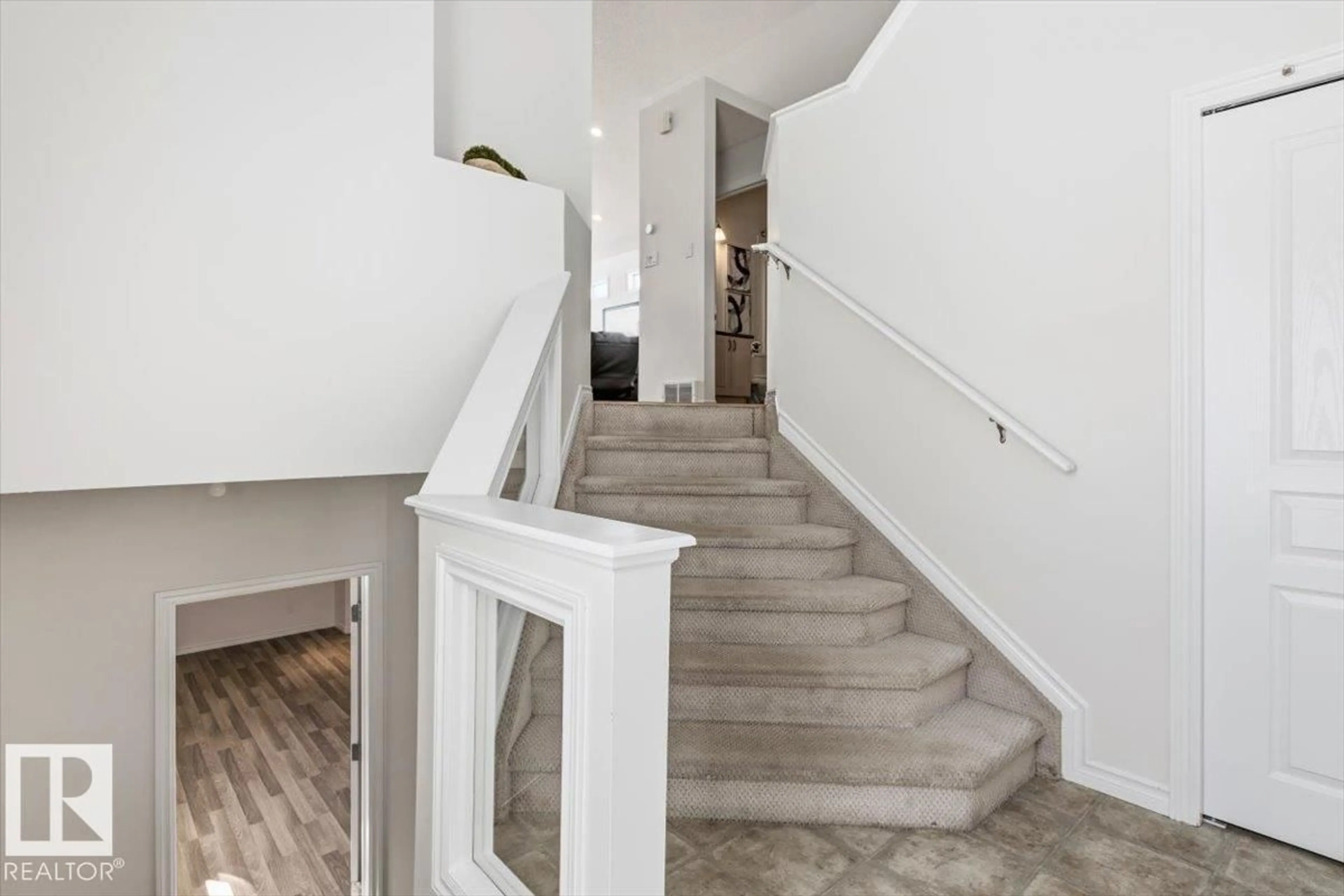 Stairs for 13117 162A AV, Edmonton Alberta T6V1X5
