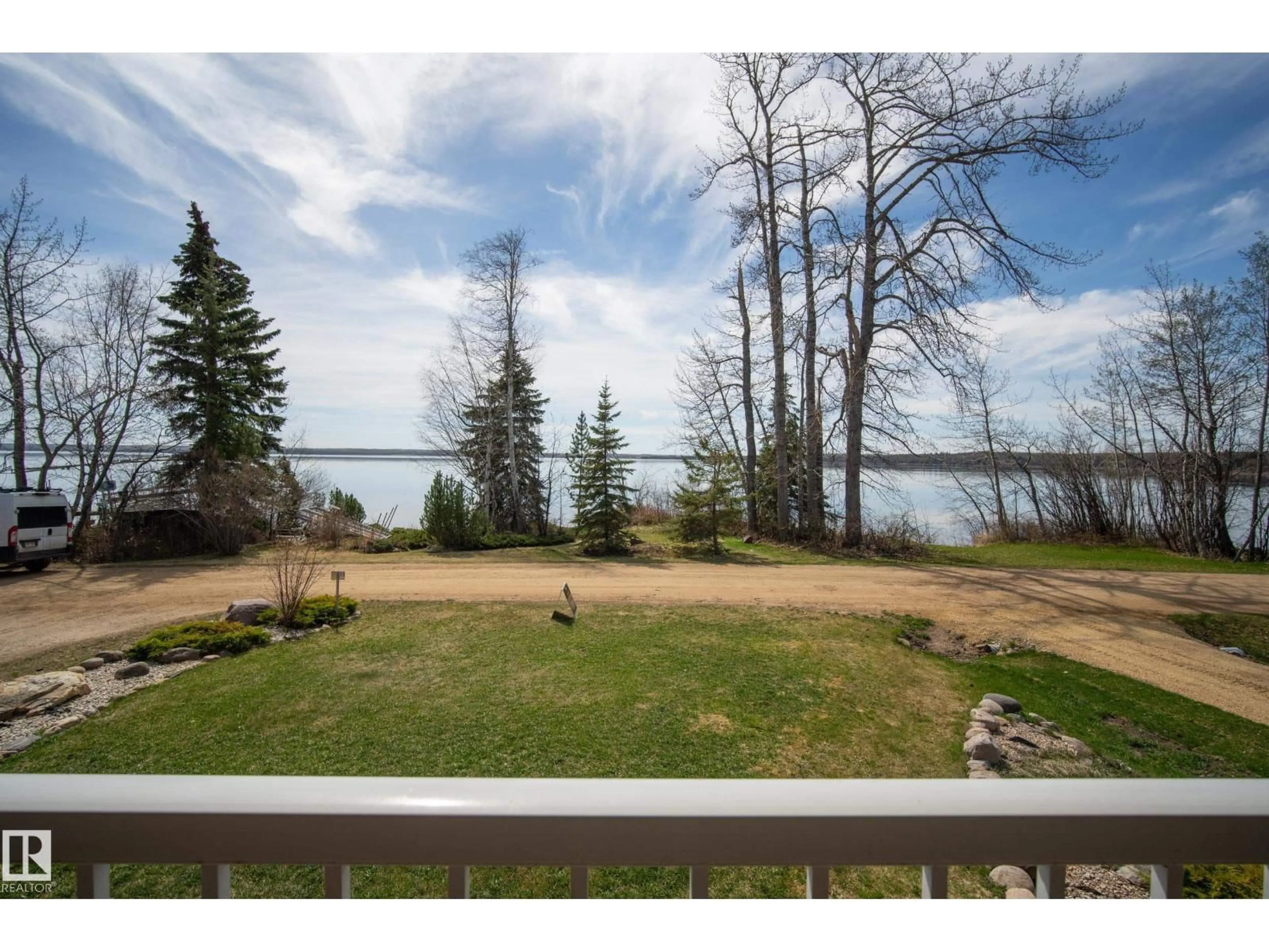 Patio, water/lake/river/ocean view for 77 LAKESHORE DR, Rural Leduc County Alberta T0C2P0