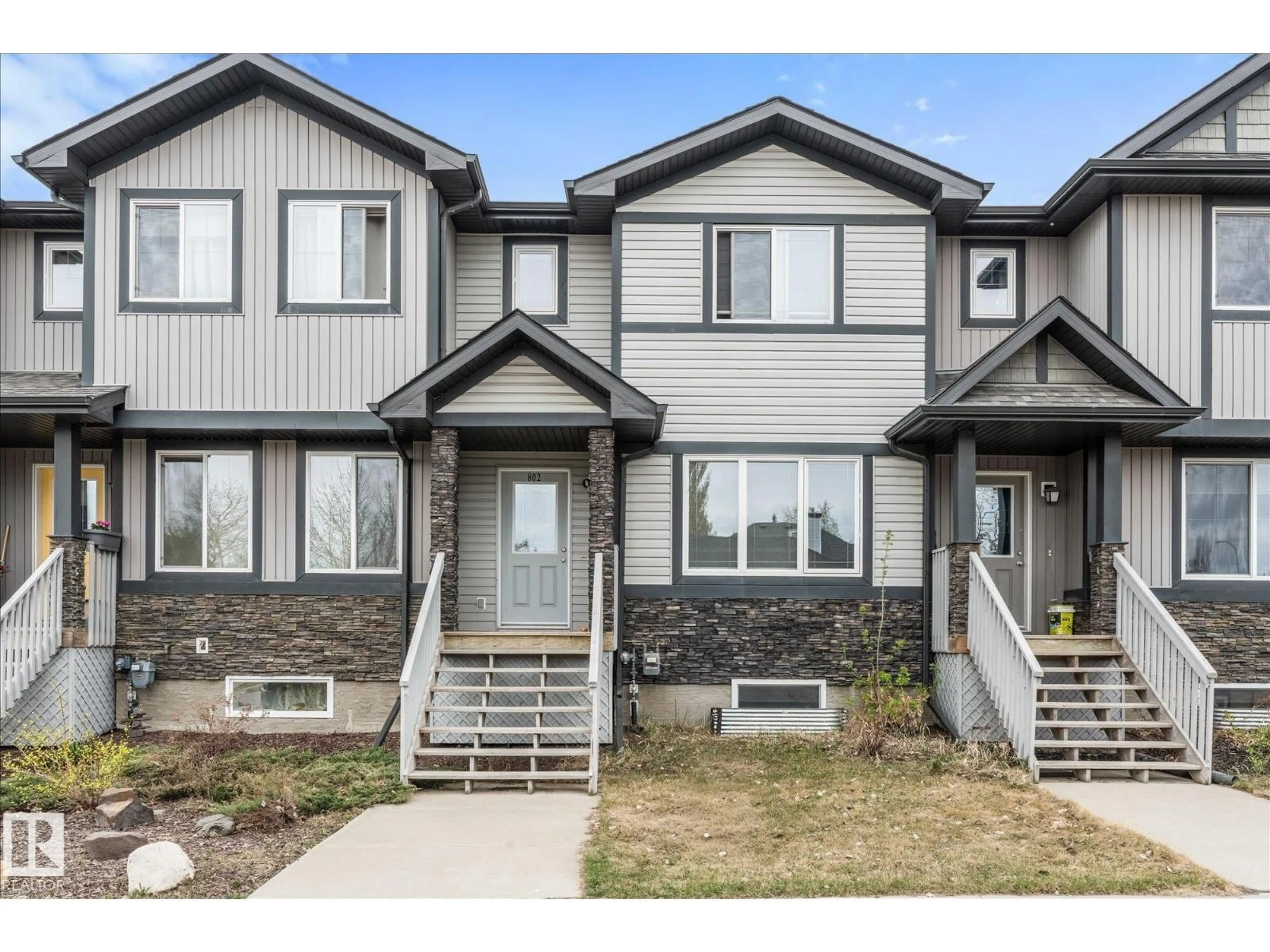 Home with vinyl exterior material, unknown for 802 MCLEOD AV, Spruce Grove Alberta T7X0M7