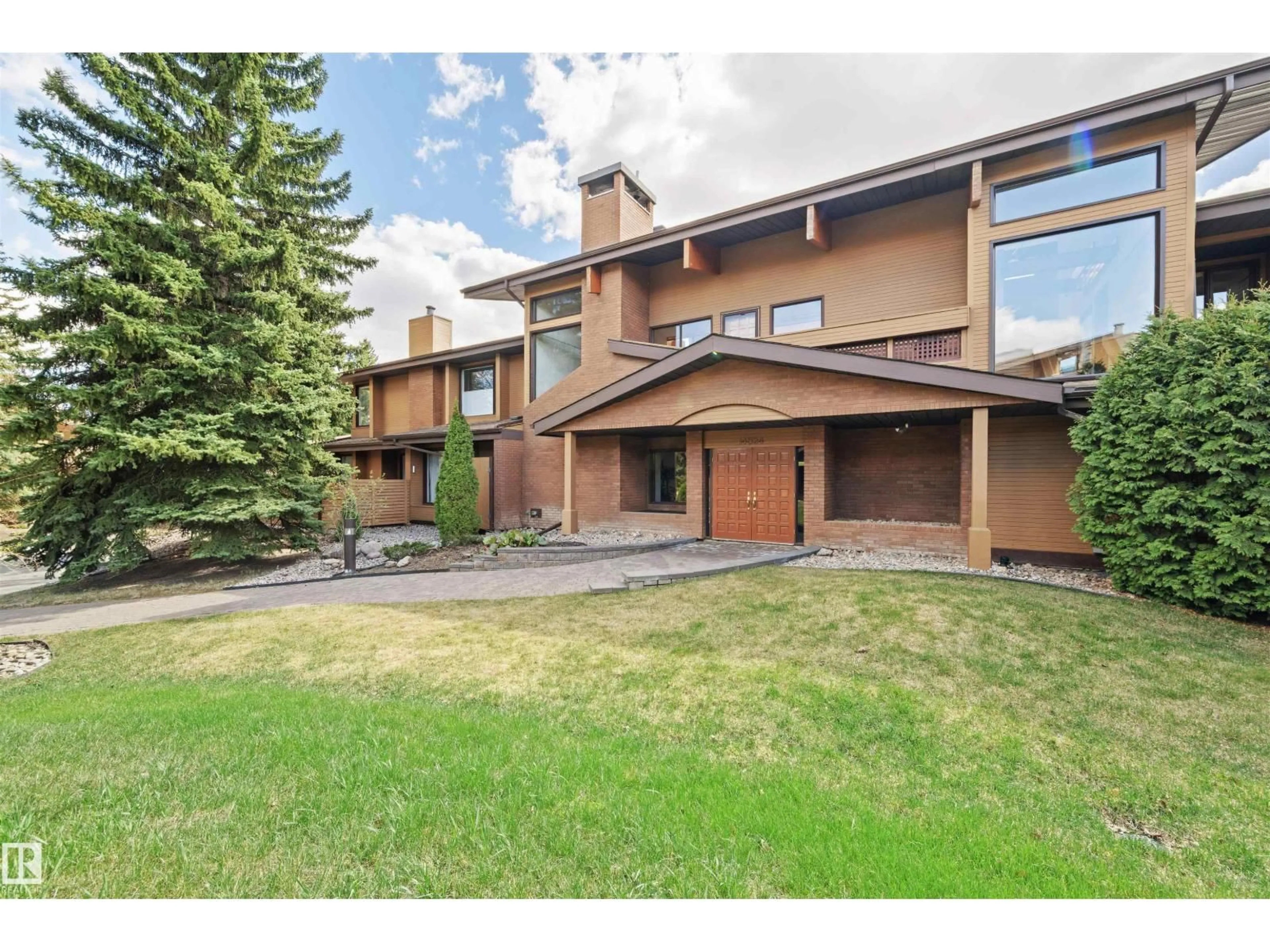 Unknown for 14824 45 AV, Edmonton Alberta T6H5M5
