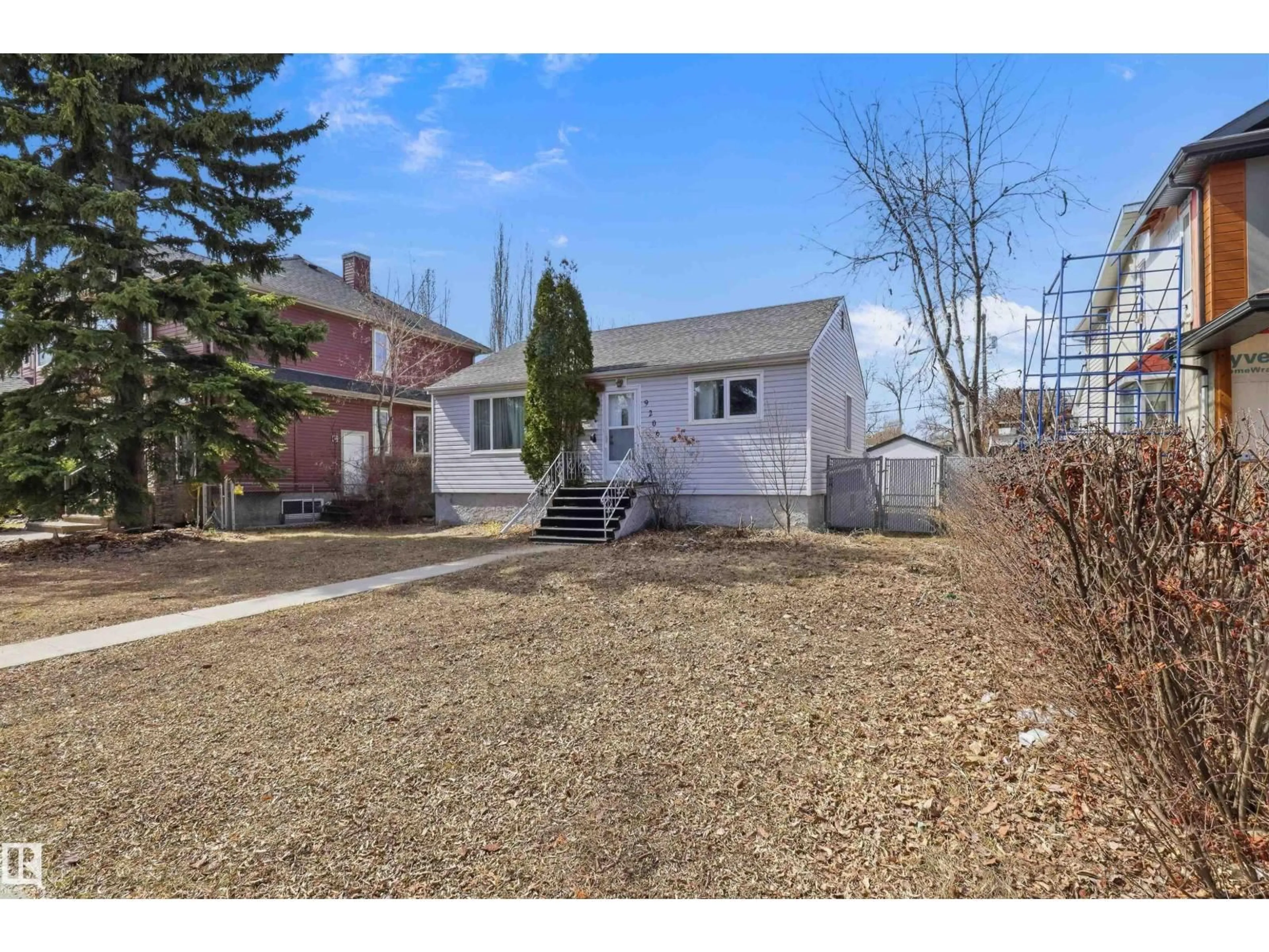 Unknown for 9208 - 9206 90 ST, Edmonton Alberta T6C3M1