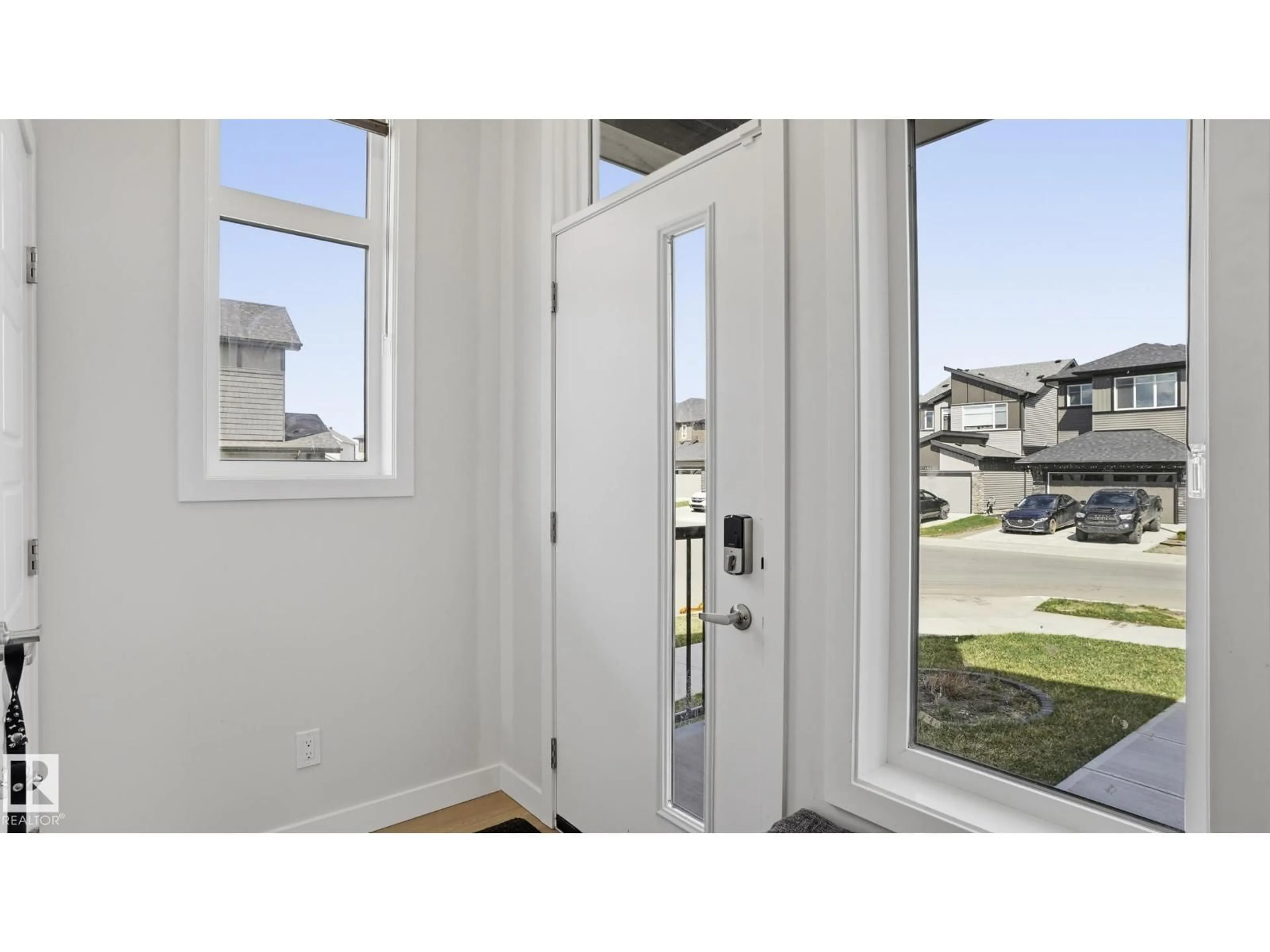 Indoor entryway for NW - 17364 2 ST, Edmonton Alberta T5Y4G6