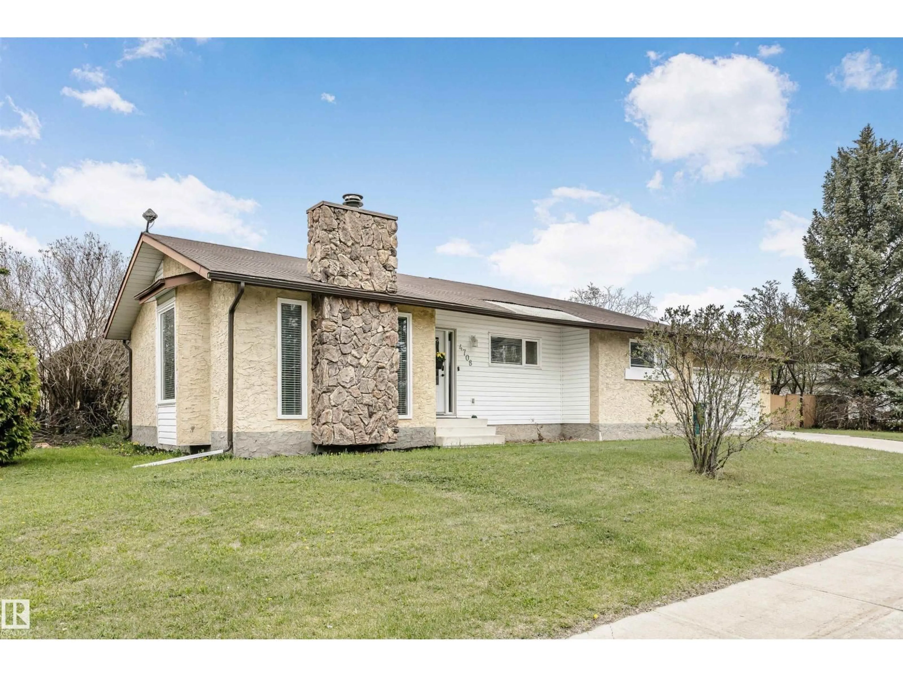 Home with vinyl exterior material, street for 4708 45 ST, Gibbons Alberta T0A1N0