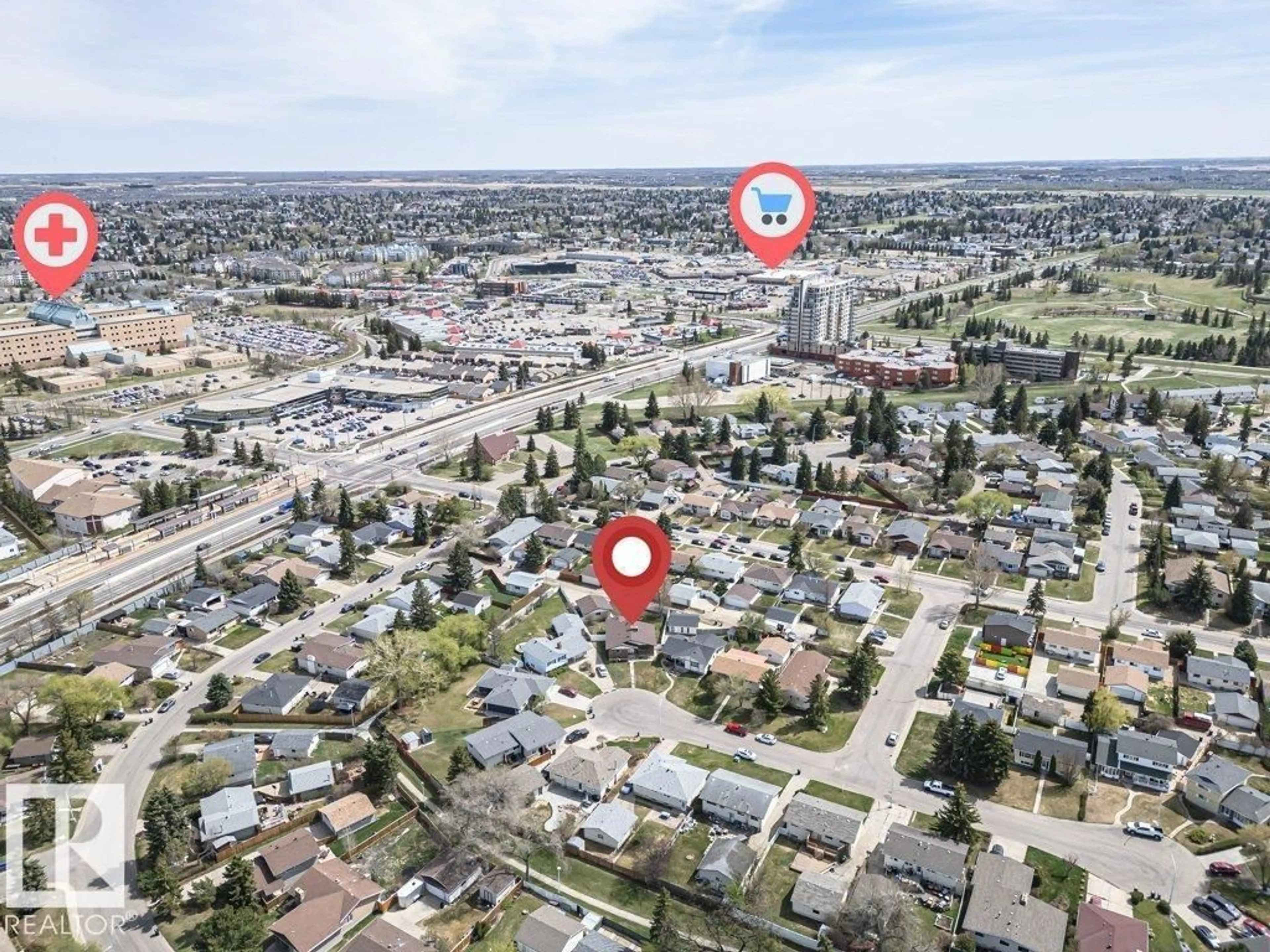 A pic from outside/outdoor area/front of a property/back of a property/a pic from drone, street for 6719 31A AV, Edmonton Alberta T6K1M4