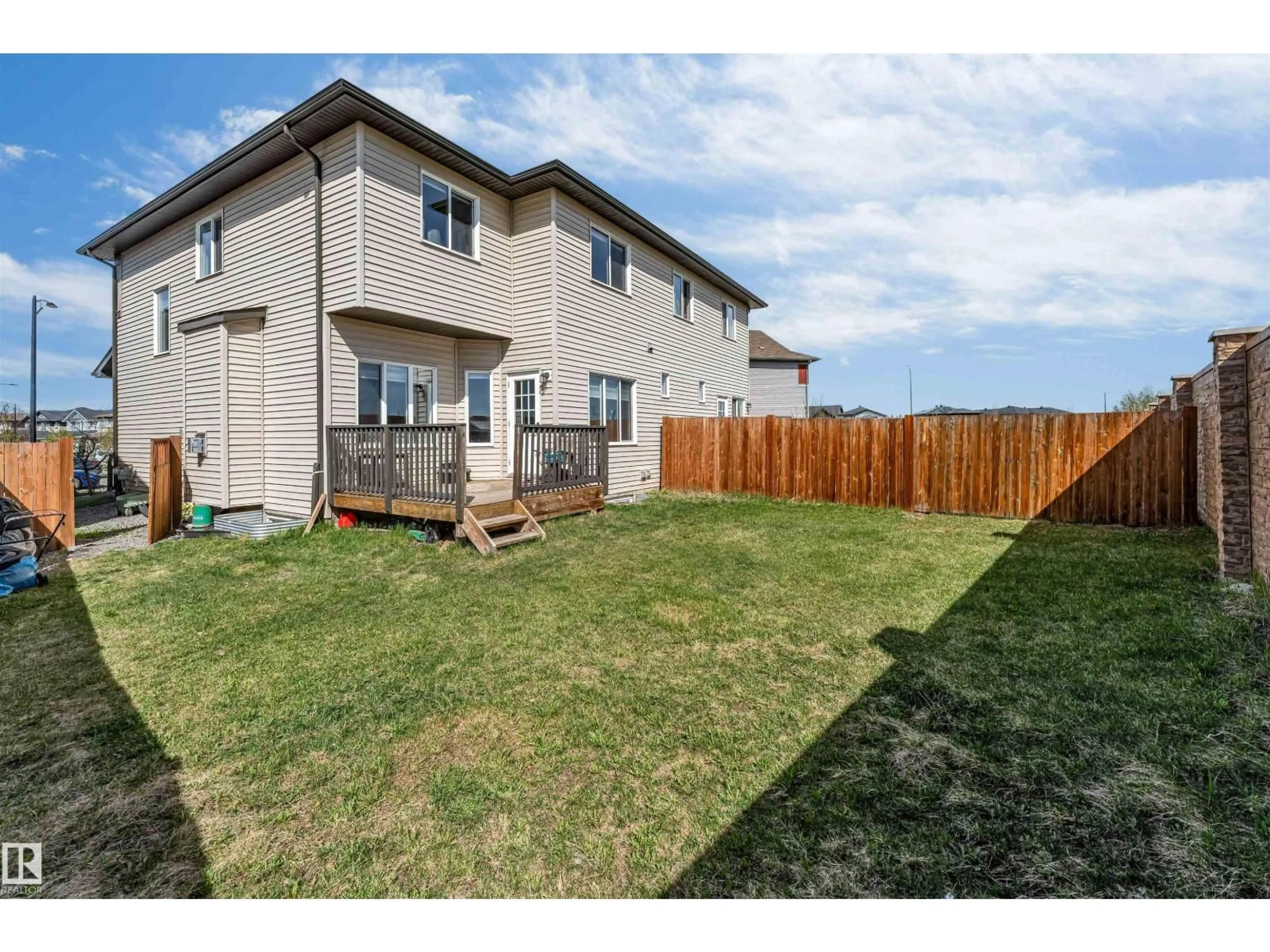 Patio, unknown for 2292 CASEY CR, Edmonton Alberta T6W3M8