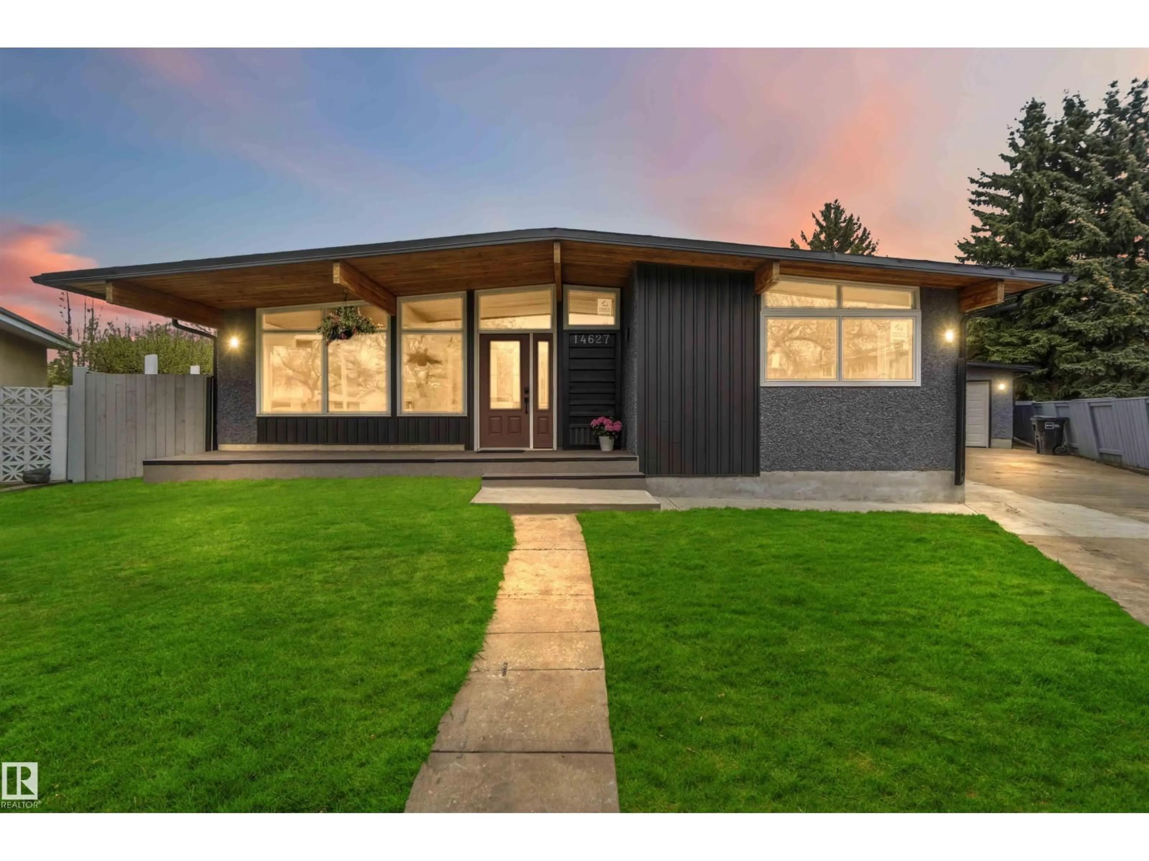 Home with vinyl exterior material, unknown for NW - 14627 60 ST, Edmonton Alberta T5A1Z3