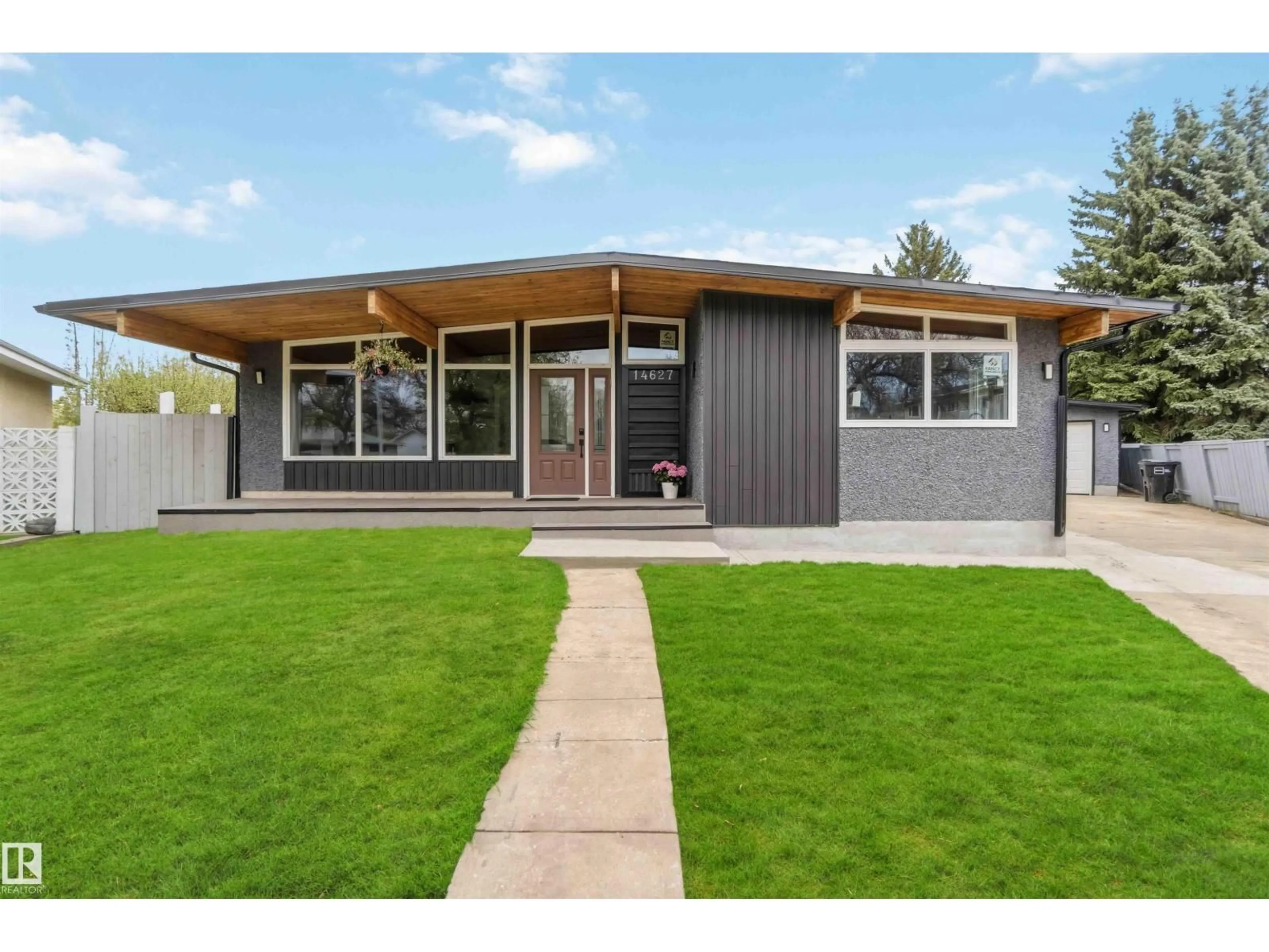 Home with vinyl exterior material, unknown for NW - 14627 60 ST, Edmonton Alberta T5A1Z3