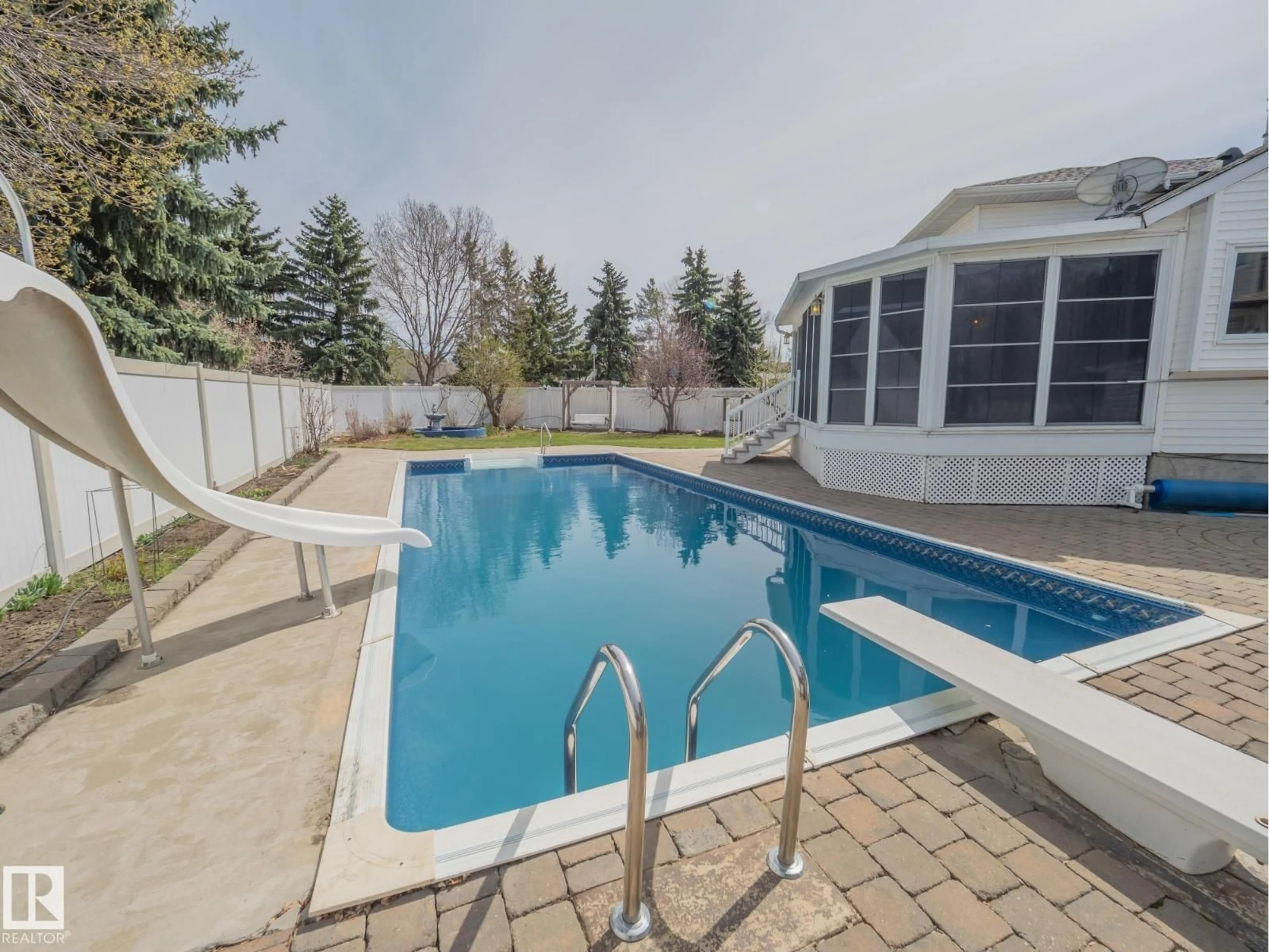 Pool for 23 MEADOWVIEW DR, Sherwood Park Alberta T8H1G6