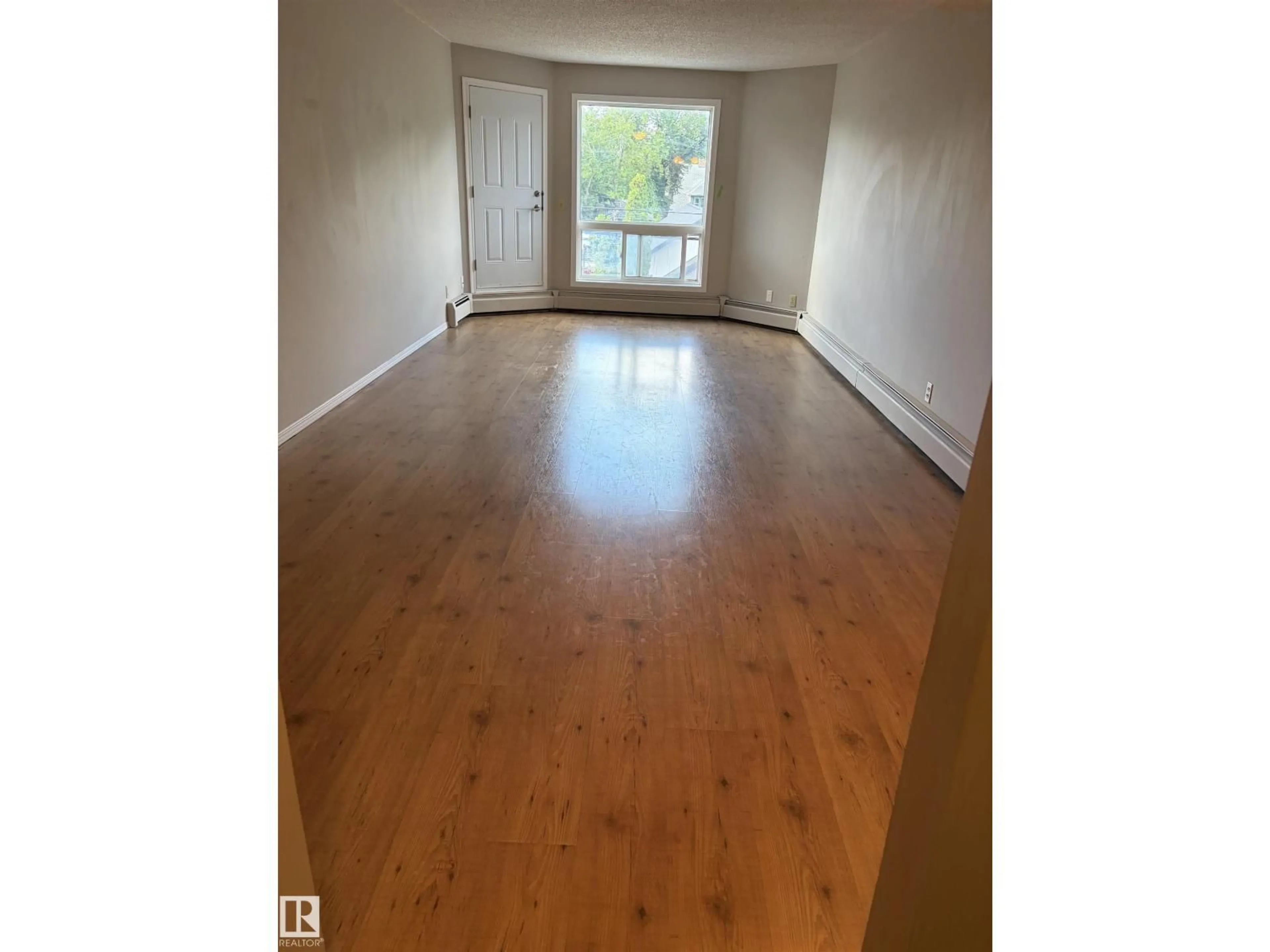 A pic of a room for 304 - 9854 88 AV, Edmonton Alberta T6E2R3