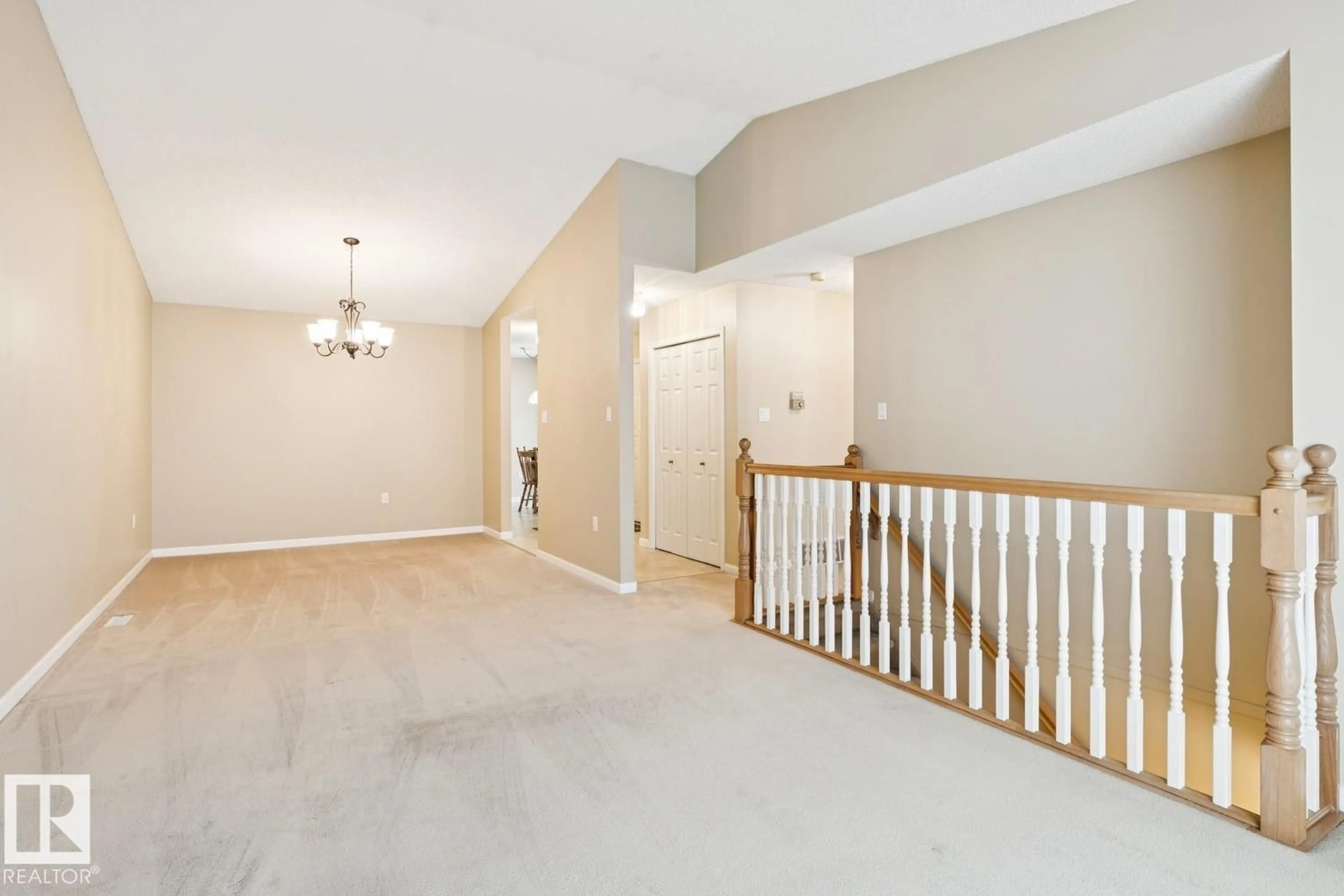 Indoor foyer for 303 - 38 TWIN BROOKS DR, Edmonton Alberta T6J6V3