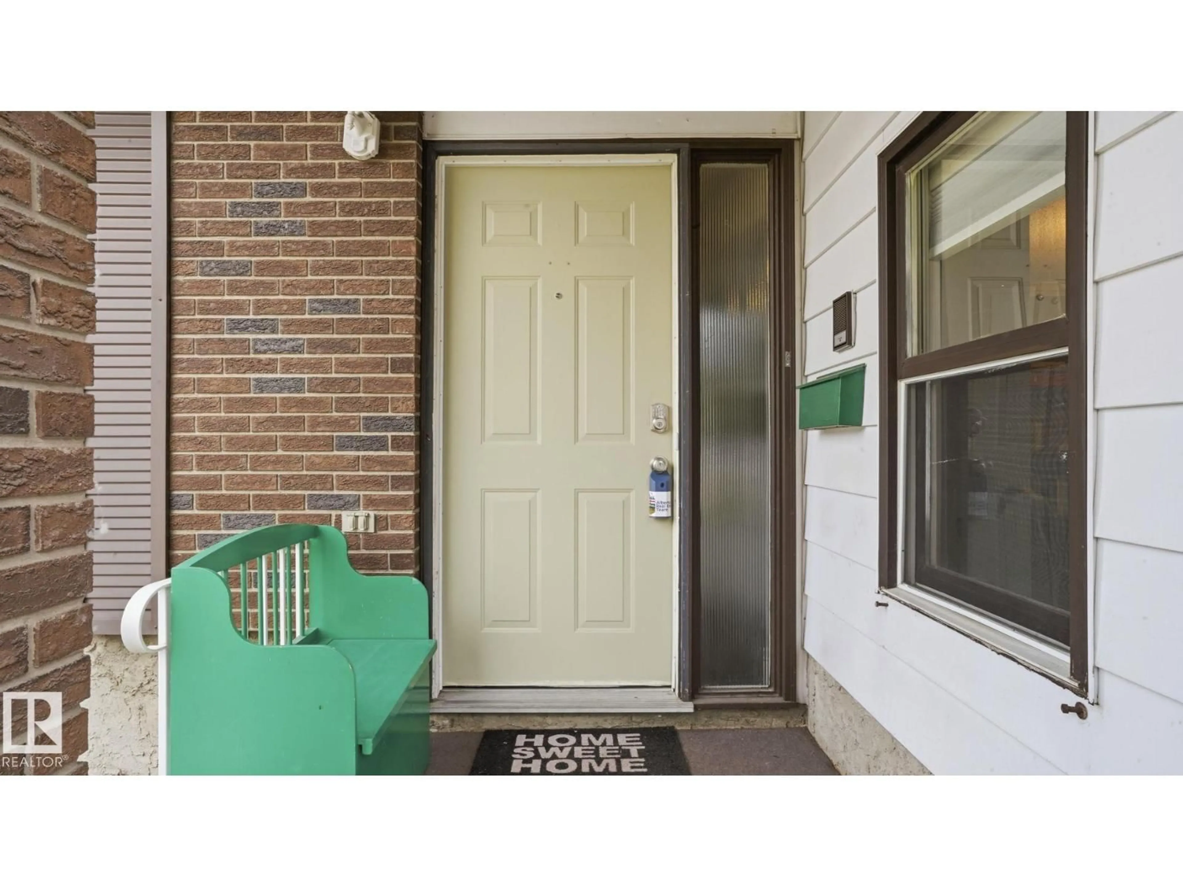 Indoor entryway for 27 ADDISON CR, St. Albert Alberta T8N2S2