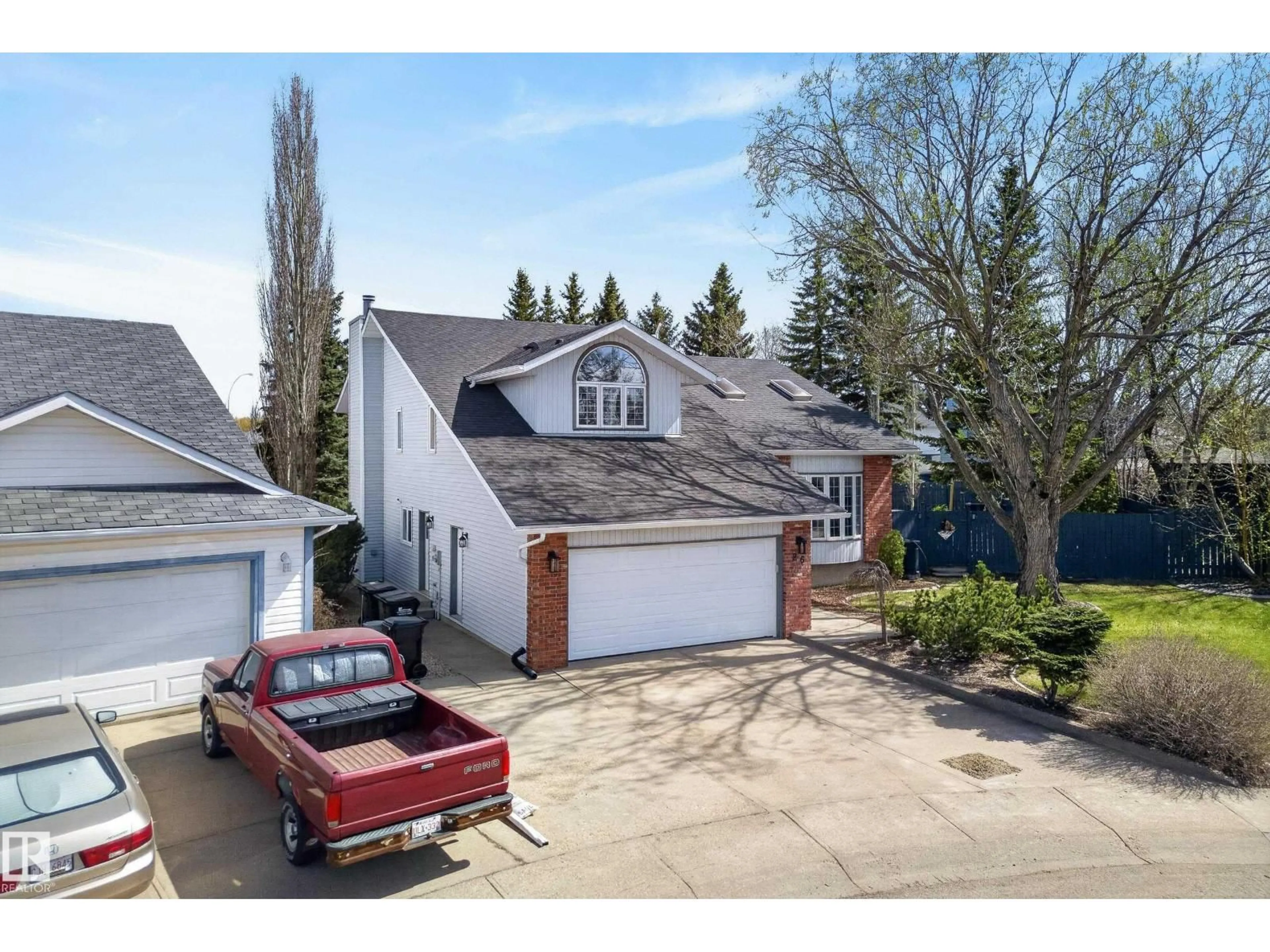 A pic from outside/outdoor area/front of a property/back of a property/a pic from drone, street for 26 CARMEL CO, Sherwood Park Alberta T8A5A3
