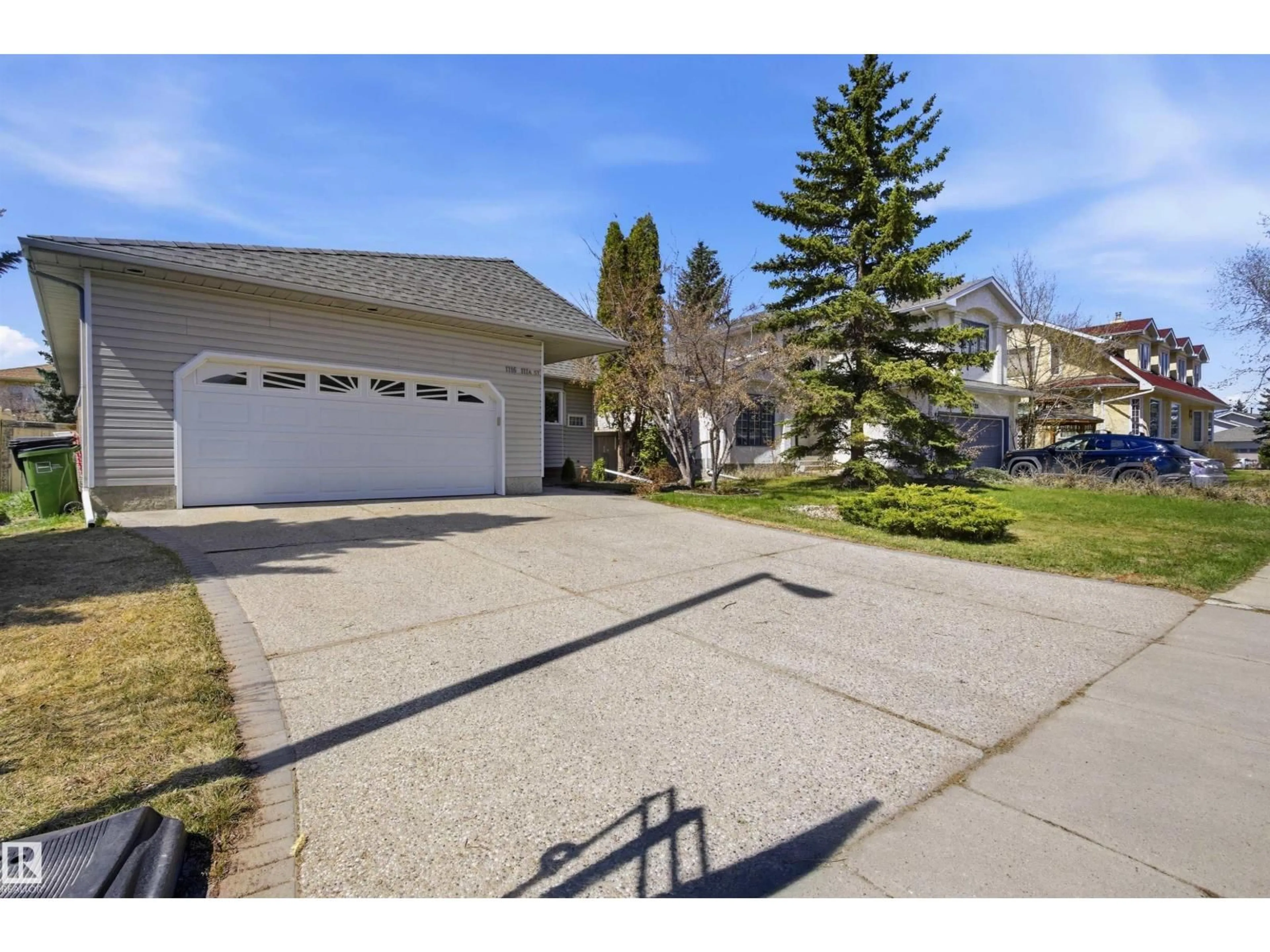 Unknown for NW - 1116 111A ST, Edmonton Alberta T6J6R9