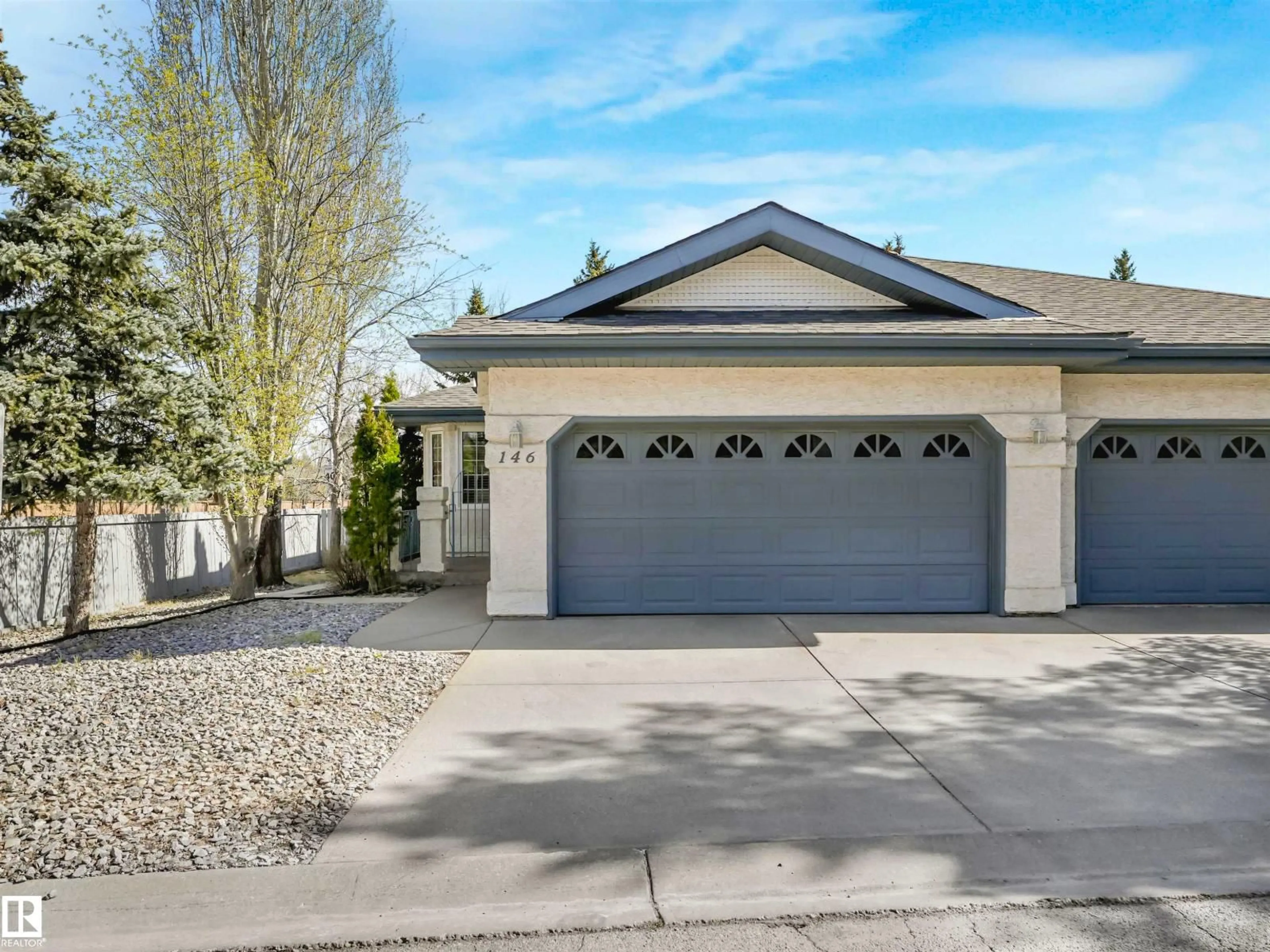Home with vinyl exterior material, street for 146 OEMING RD, Edmonton Alberta T6R2G5