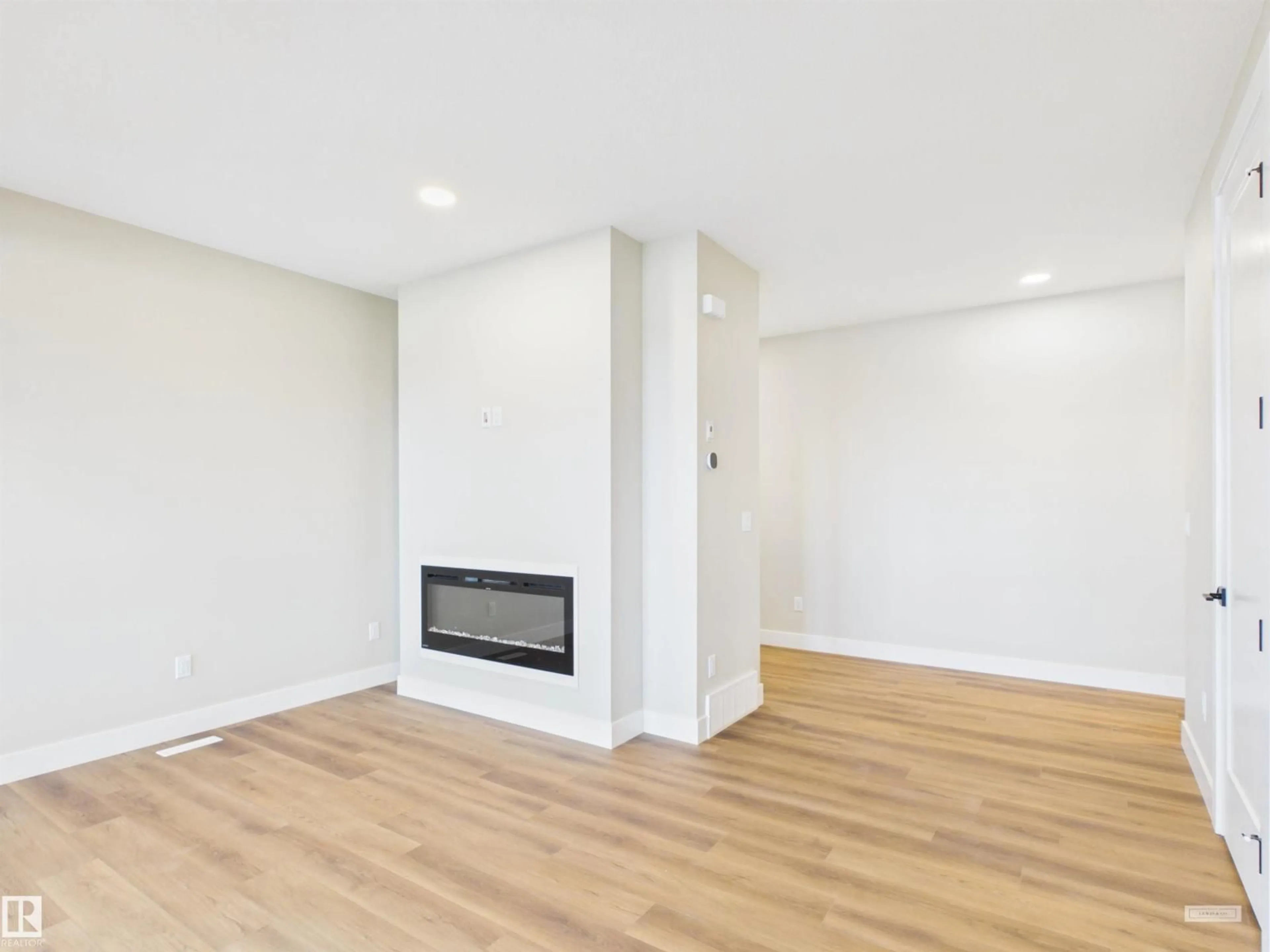A pic of a room for 2010 GENESIS LN, Stony Plain Alberta T7Z0K5