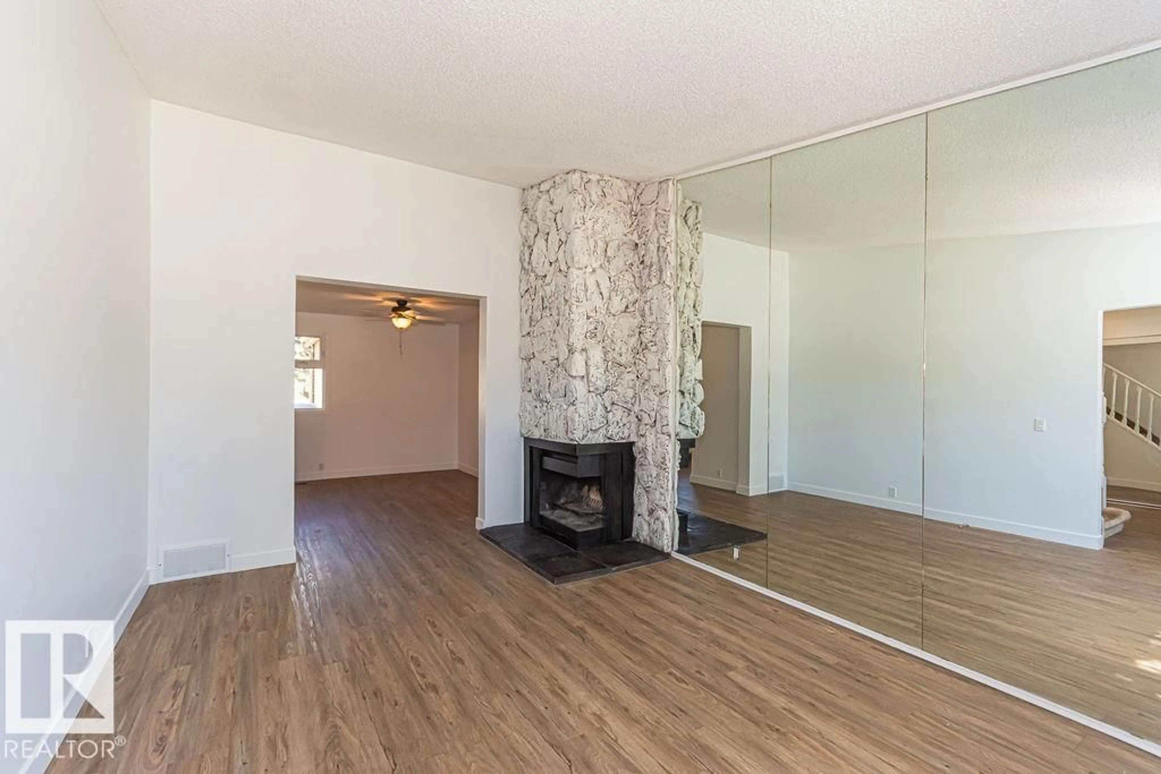 A pic of a room for 1035 VILLAGE DR, Sherwood Park Alberta T8A4L4