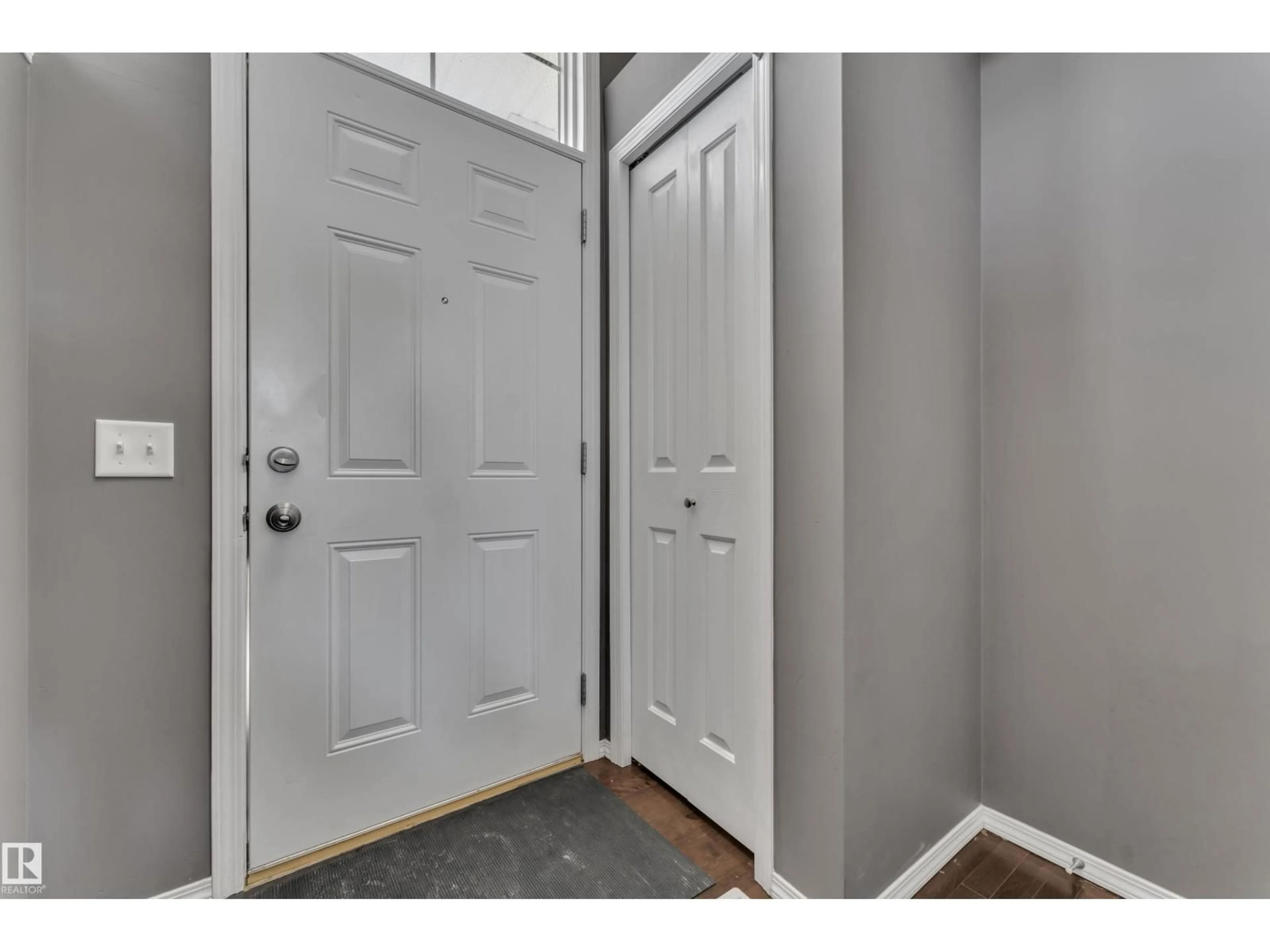 Indoor entryway for 48 3075 TRELLE CR NW, Edmonton Alberta T6R3V5