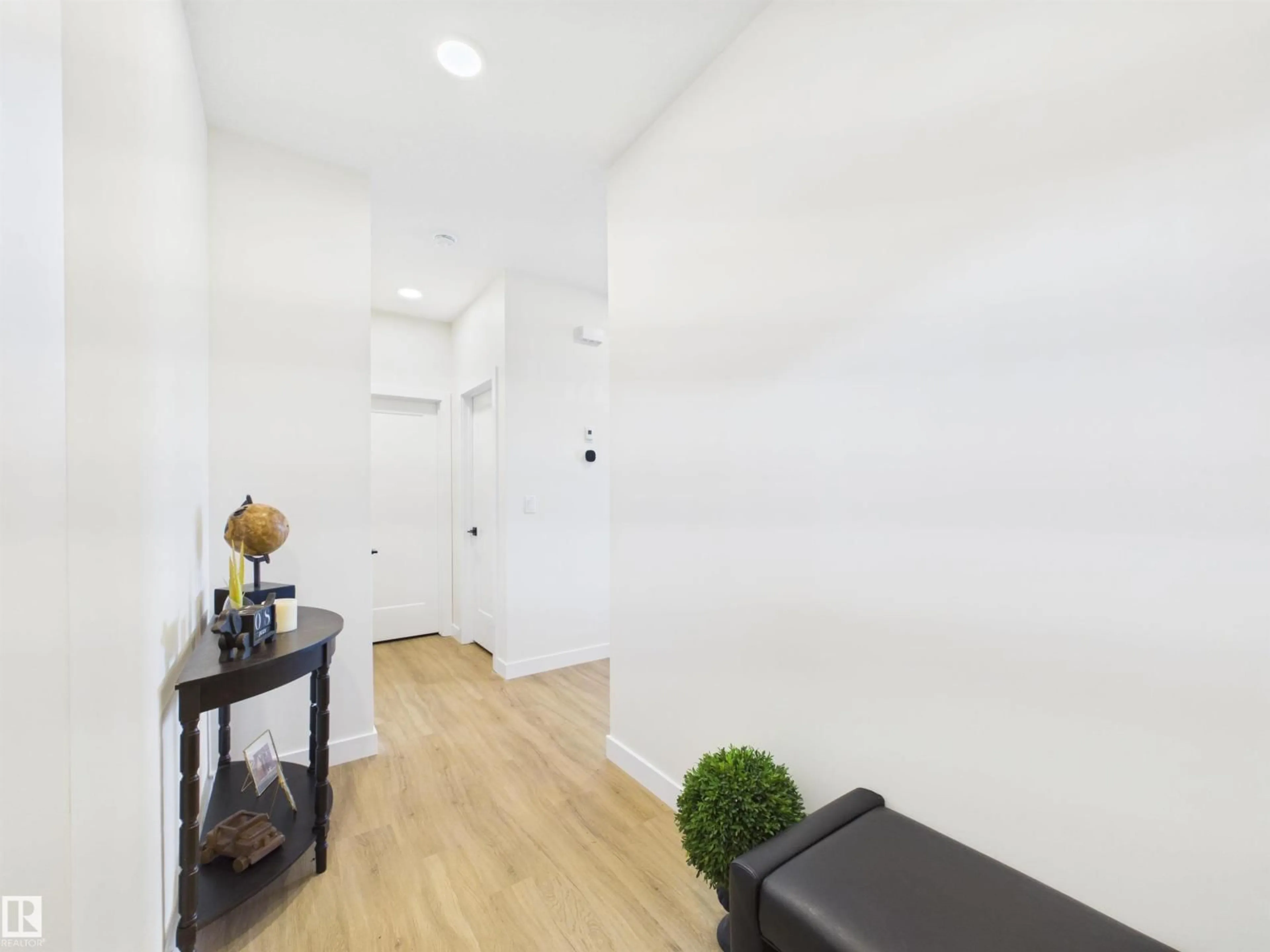 Indoor entryway for 53 SUMAC CL, Fort Saskatchewan Alberta T8L0Z9
