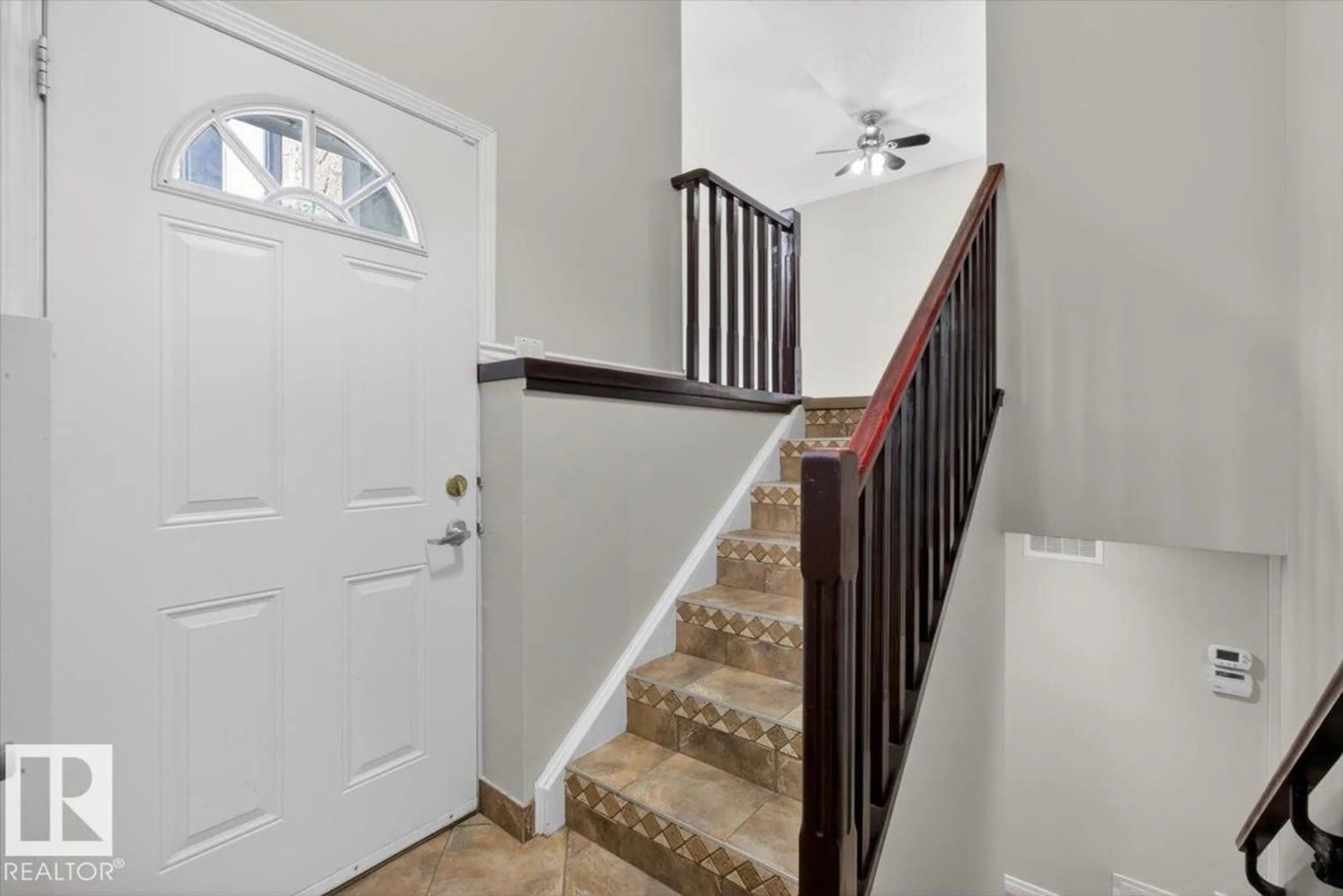 Indoor entryway for 1066 KNOTTWOOD RD, Edmonton Alberta T6K3R4