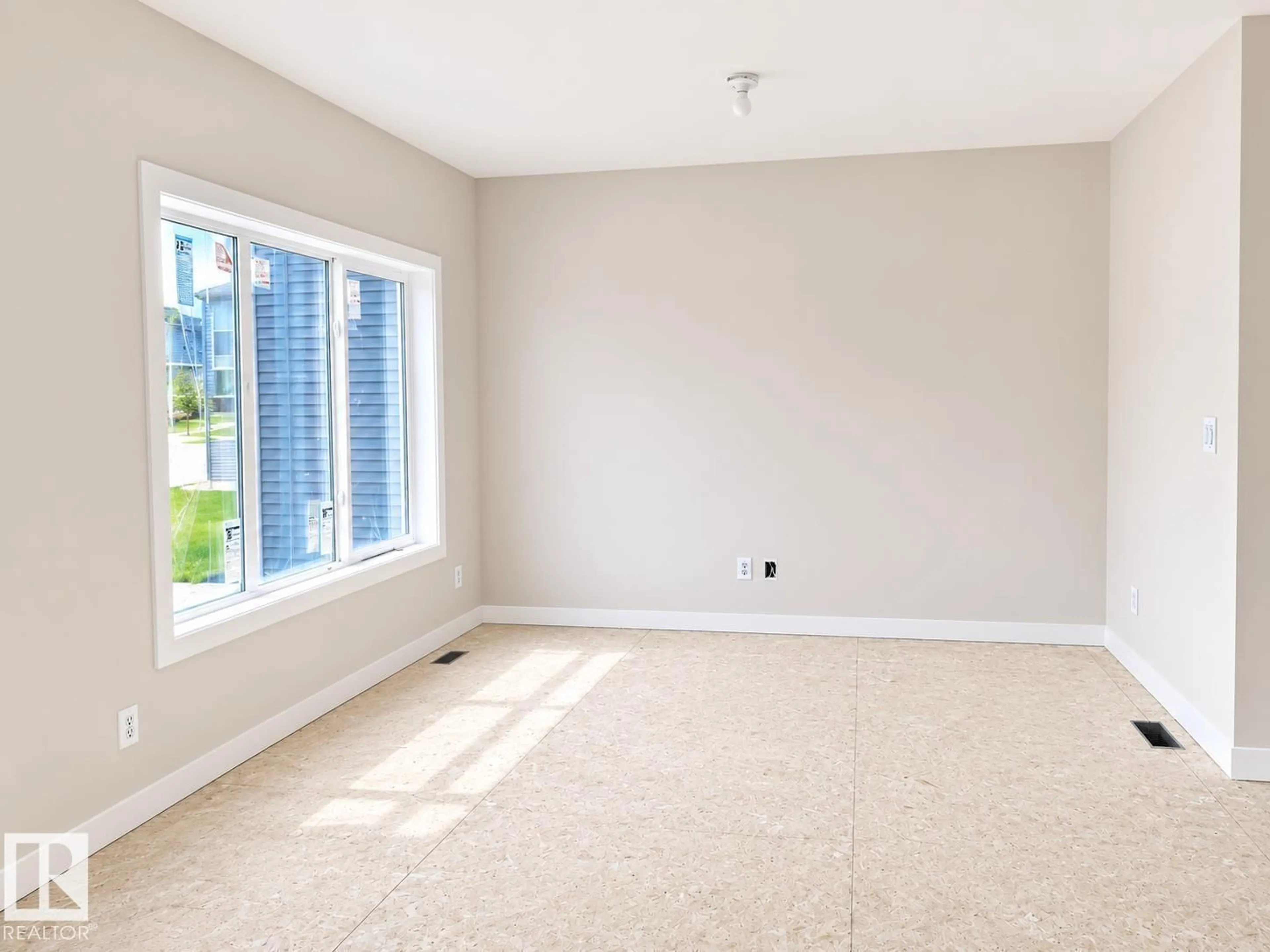 A pic of a room for 2362 MUCKLEPLUM WY, Edmonton Alberta T6X2T9