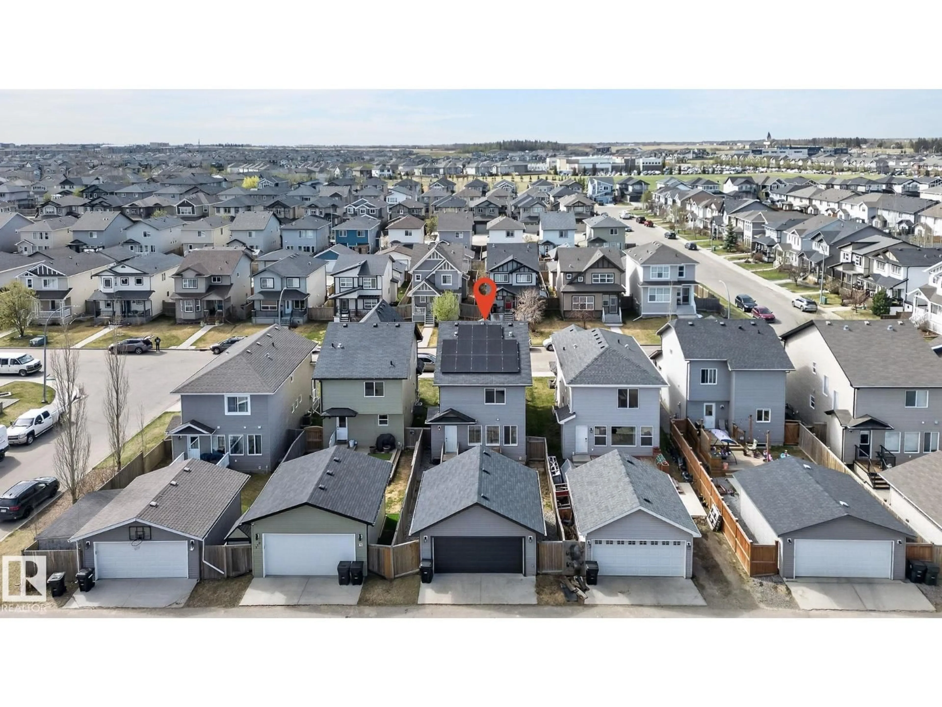 A pic from outside/outdoor area/front of a property/back of a property/a pic from drone, street for 108 HEWITT CI, Spruce Grove Alberta T7X0P2