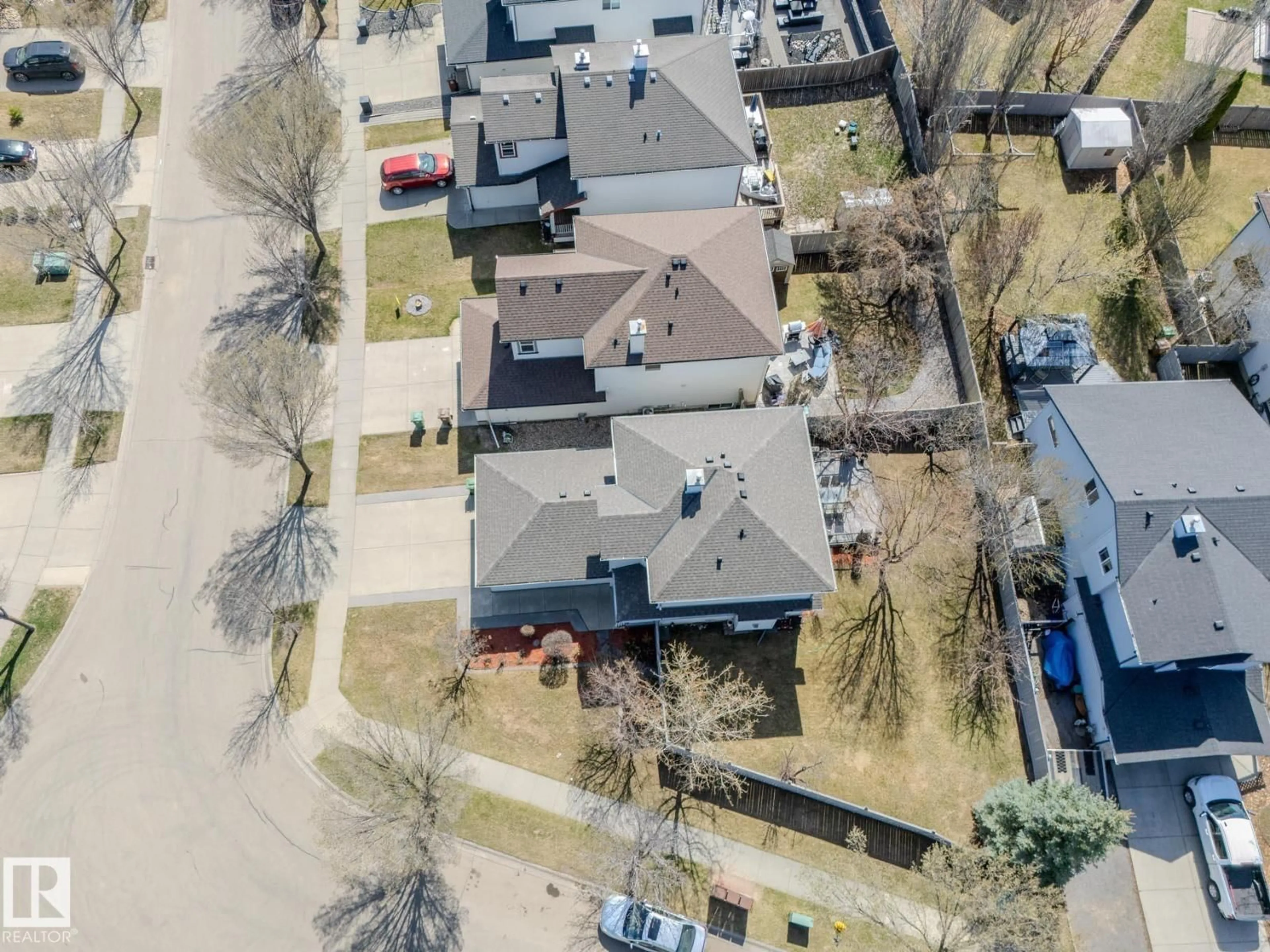 A pic from outside/outdoor area/front of a property/back of a property/a pic from drone, street for 40 ENGLISH WY, St. Albert Alberta T8N7G2