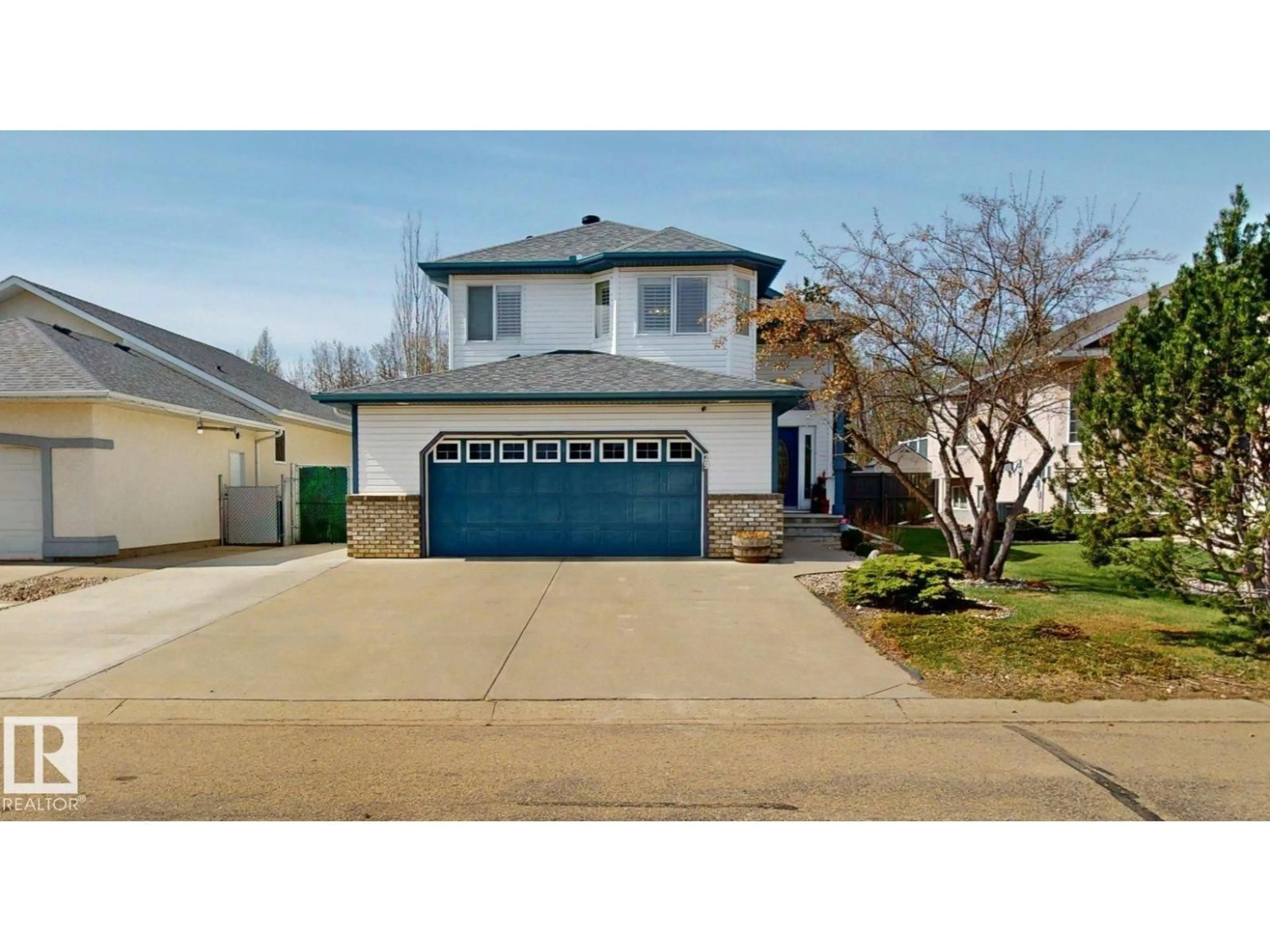 Home with vinyl exterior material, street for 29 SECOND AV, Ardrossan Alberta T8E2A2