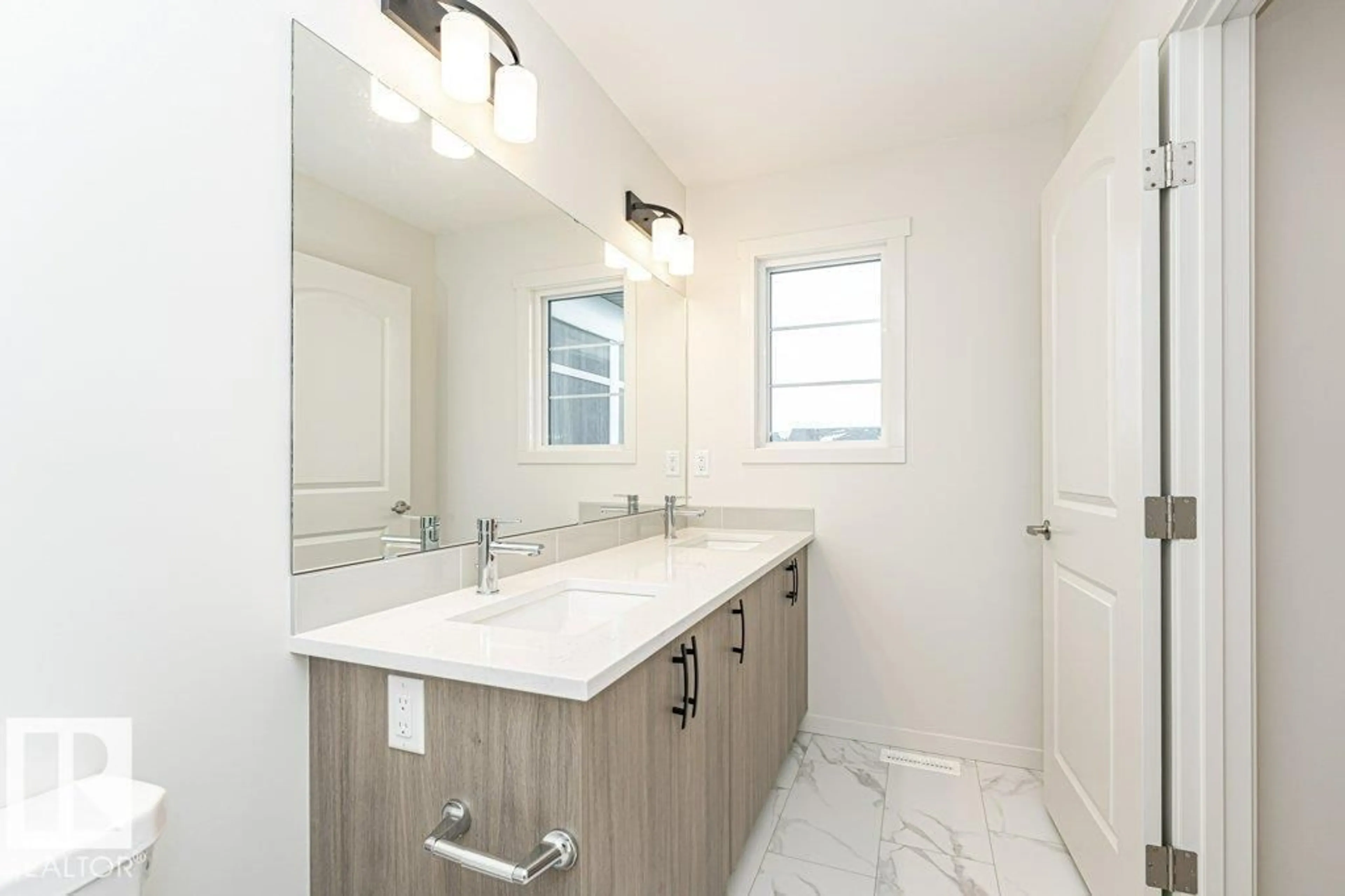Contemporary bathroom, ceramic/tile floor for SW - 2308 160 ST, Edmonton Alberta T6W5X2