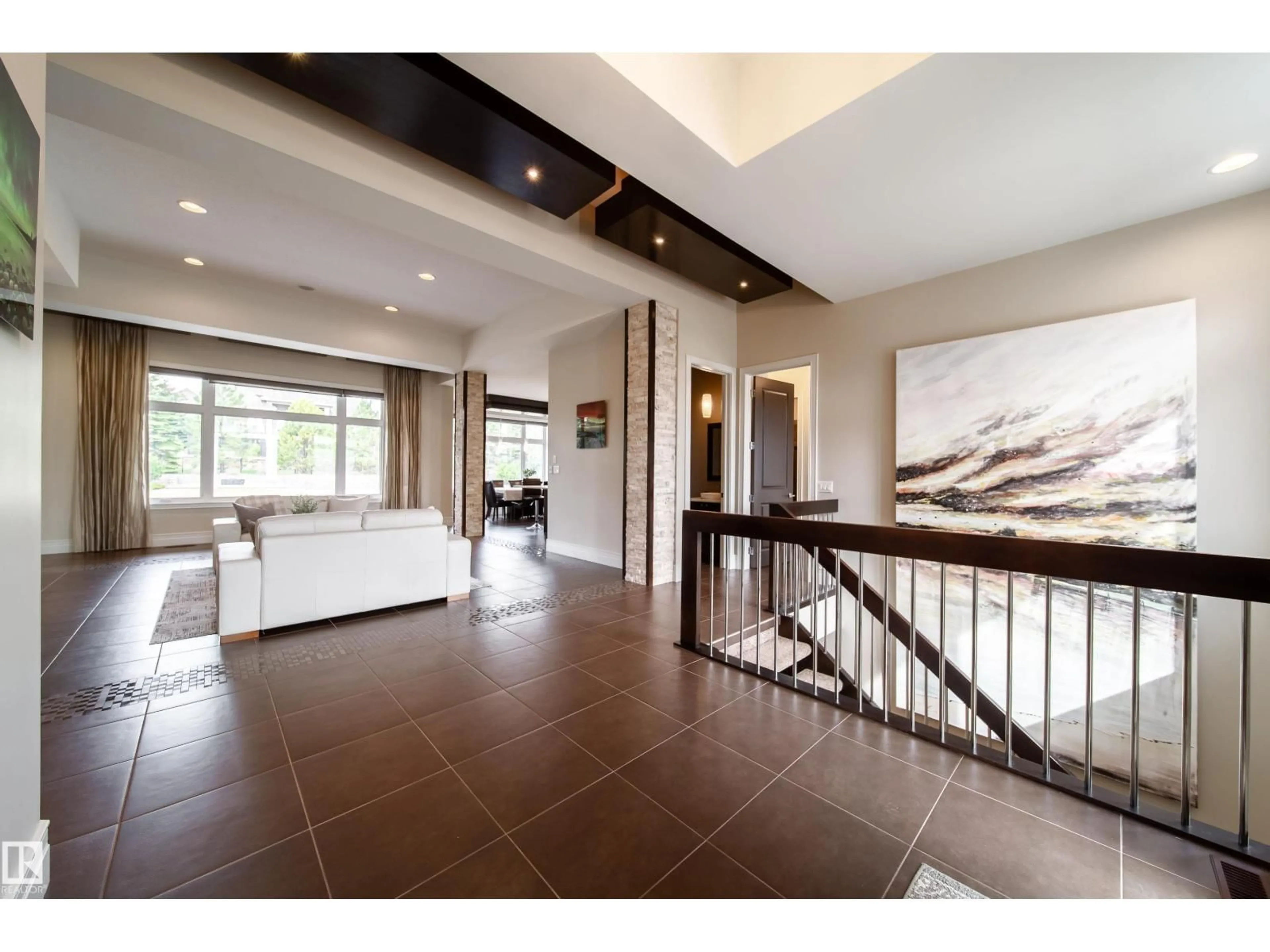 Indoor foyer for 122 RIVERSTONE DRIVE, Rural Sturgeon County Alberta T8T0B9