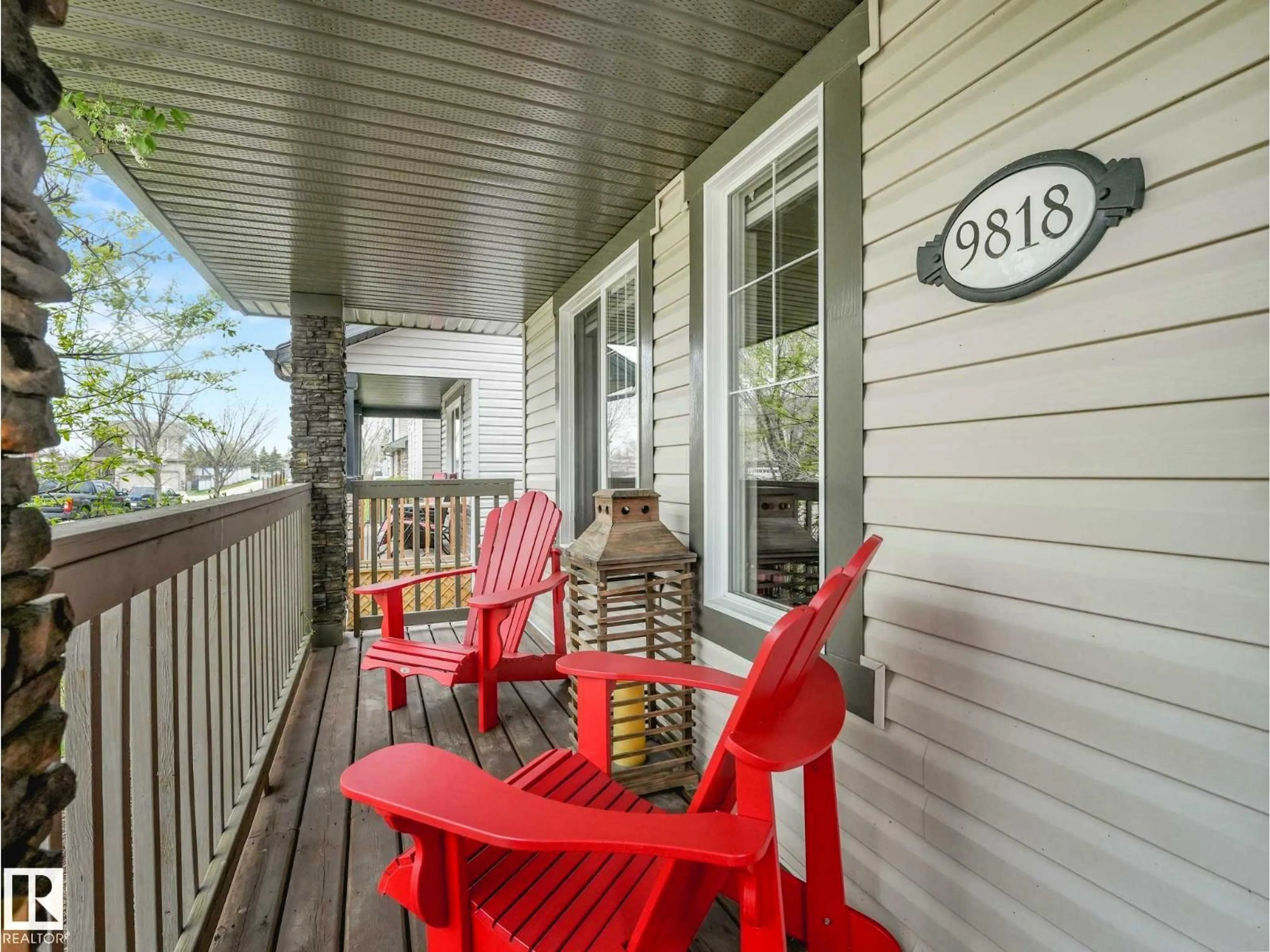 Patio, street for 9818 103 AV, Morinville Alberta T8R1V9