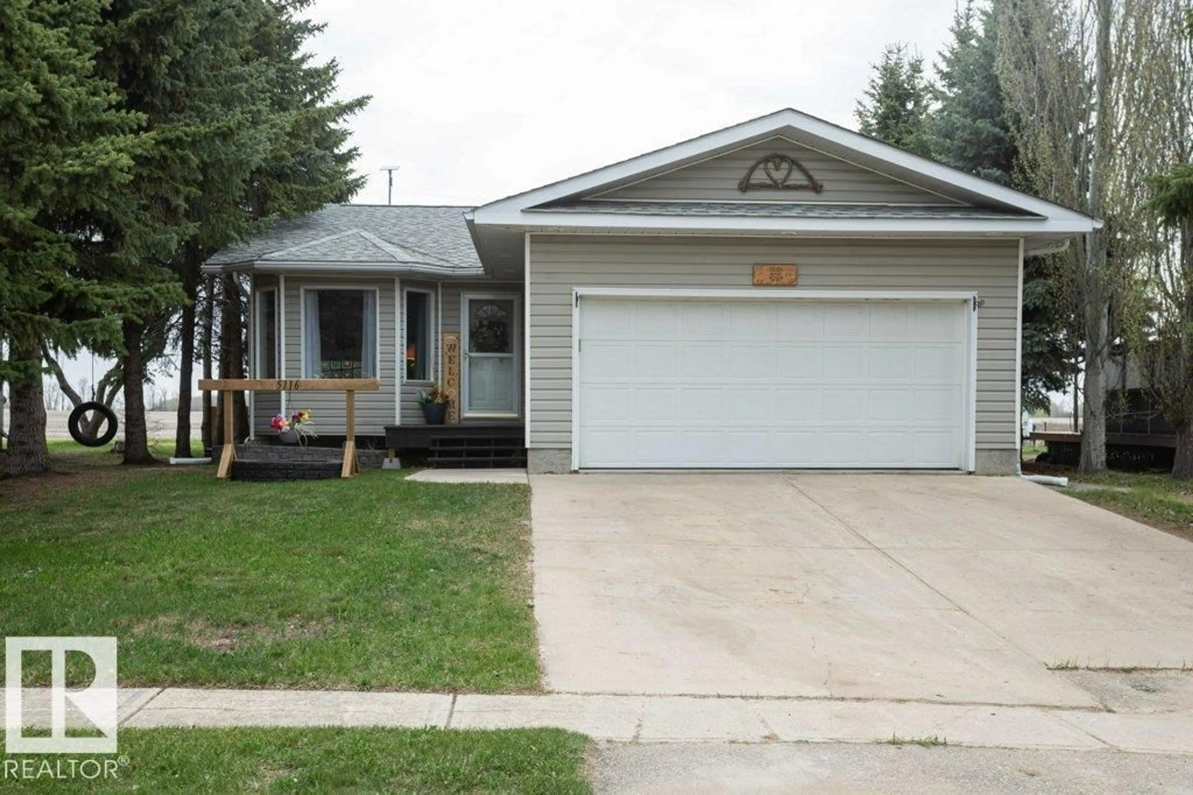 Home with vinyl exterior material, street for 5116 51 AV, Pickardville Alberta T0G1W0