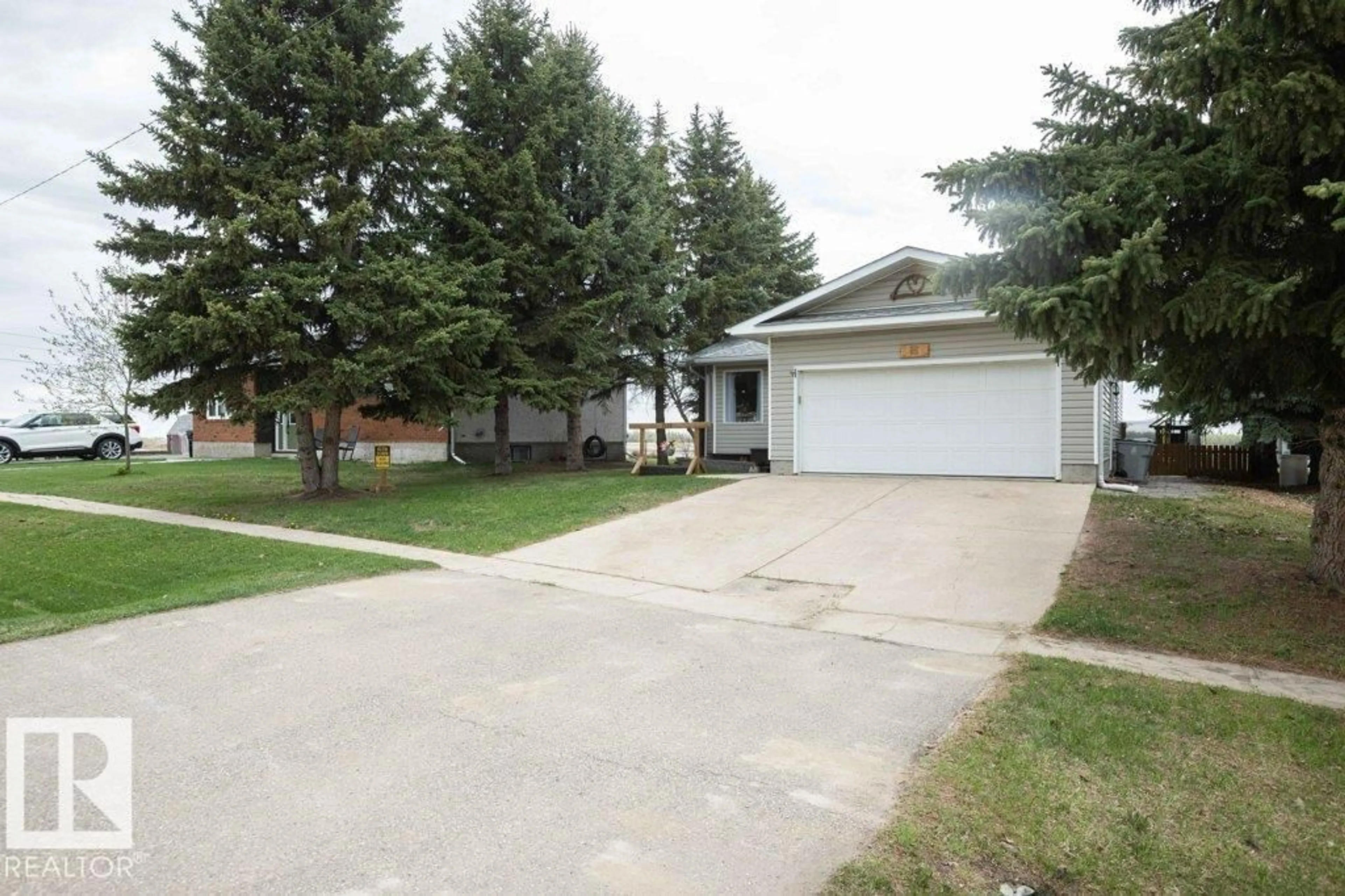 Unknown for 5116 51 AV, Pickardville Alberta T0G1W0