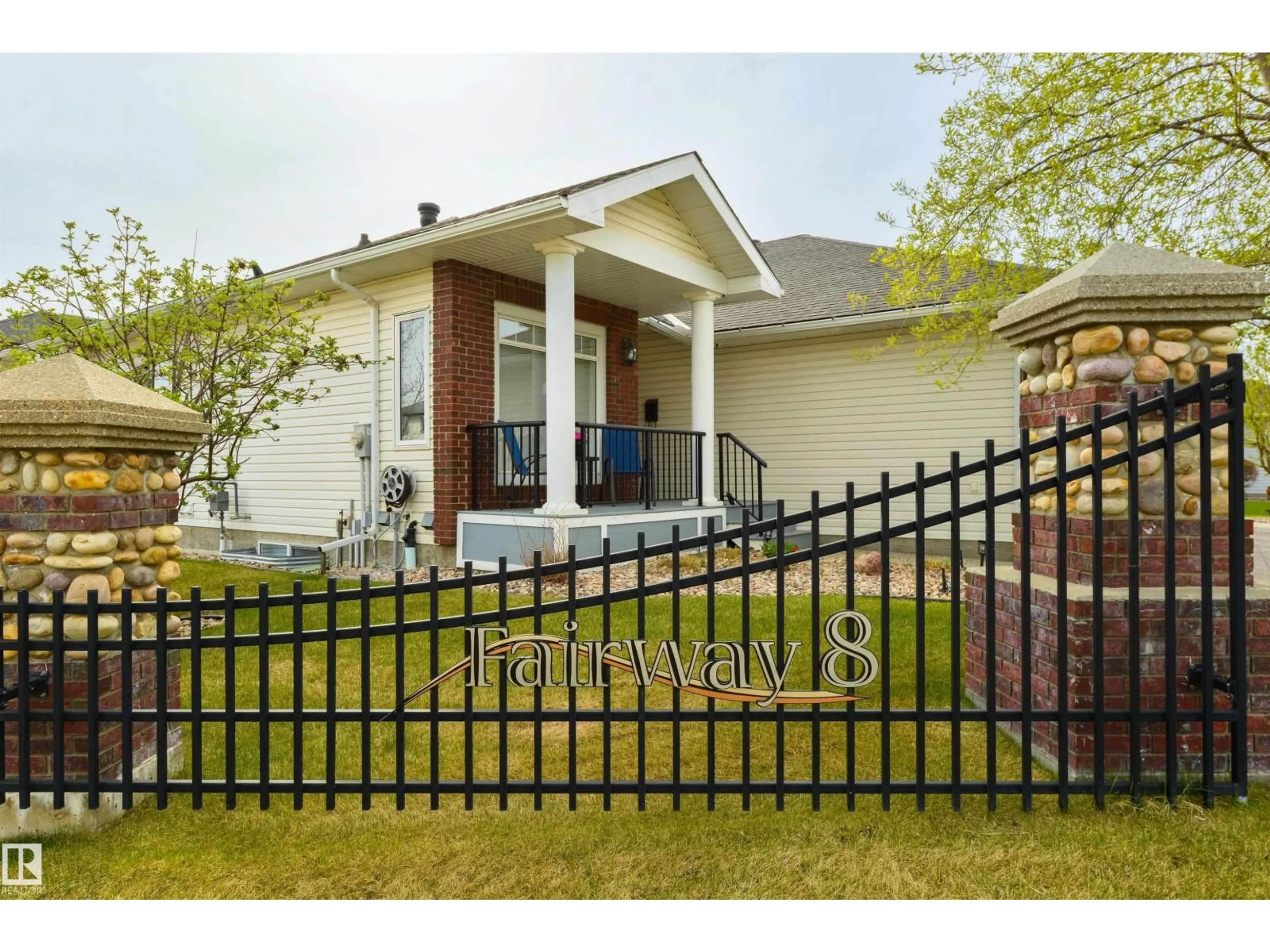 Home with vinyl exterior material, street for 46 LONGVIEW CR, Spruce Grove Alberta T7X4R6