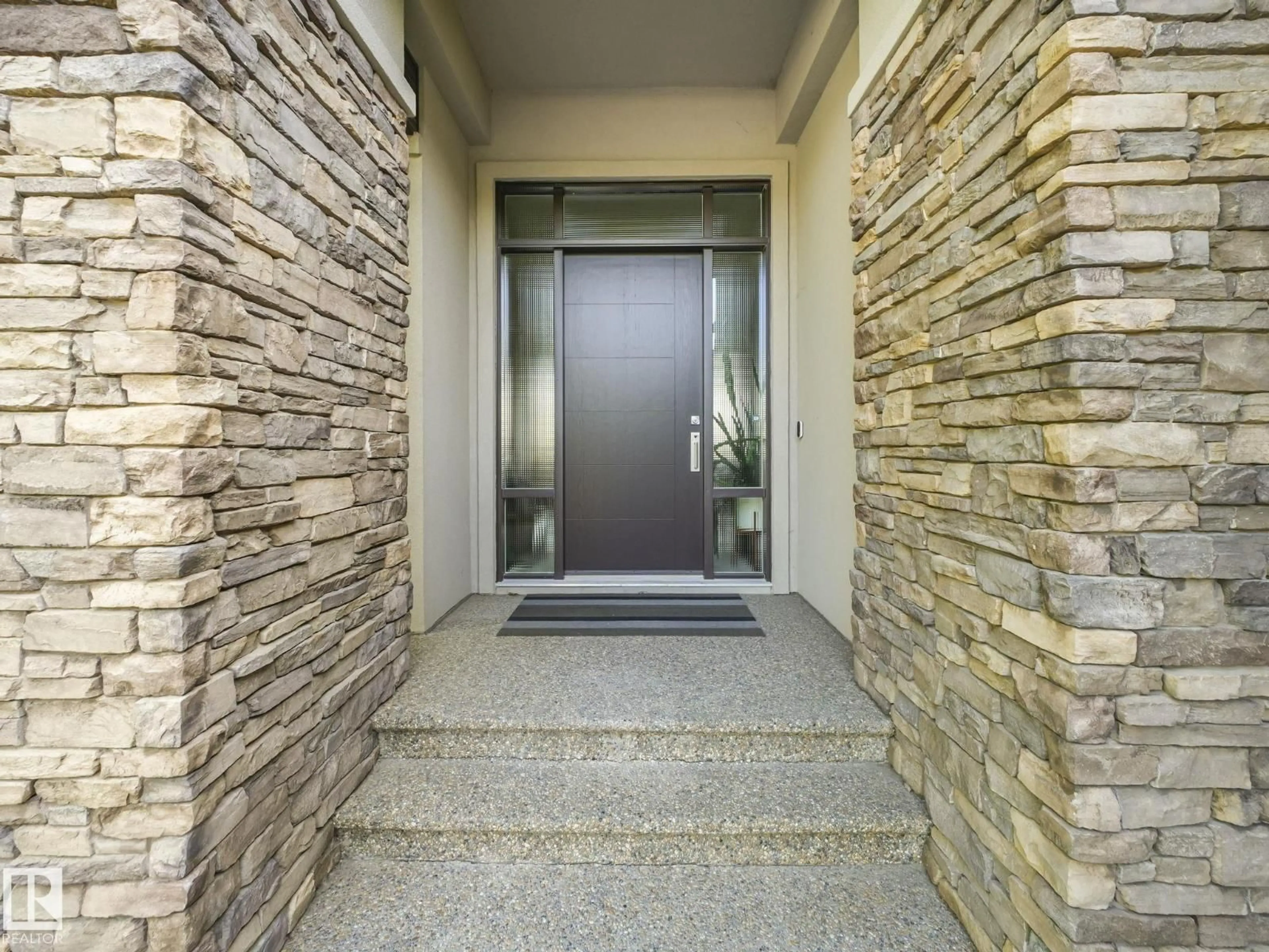 Indoor entryway for 2415 CAMERON RAVINE DR, Edmonton Alberta T6M0J2
