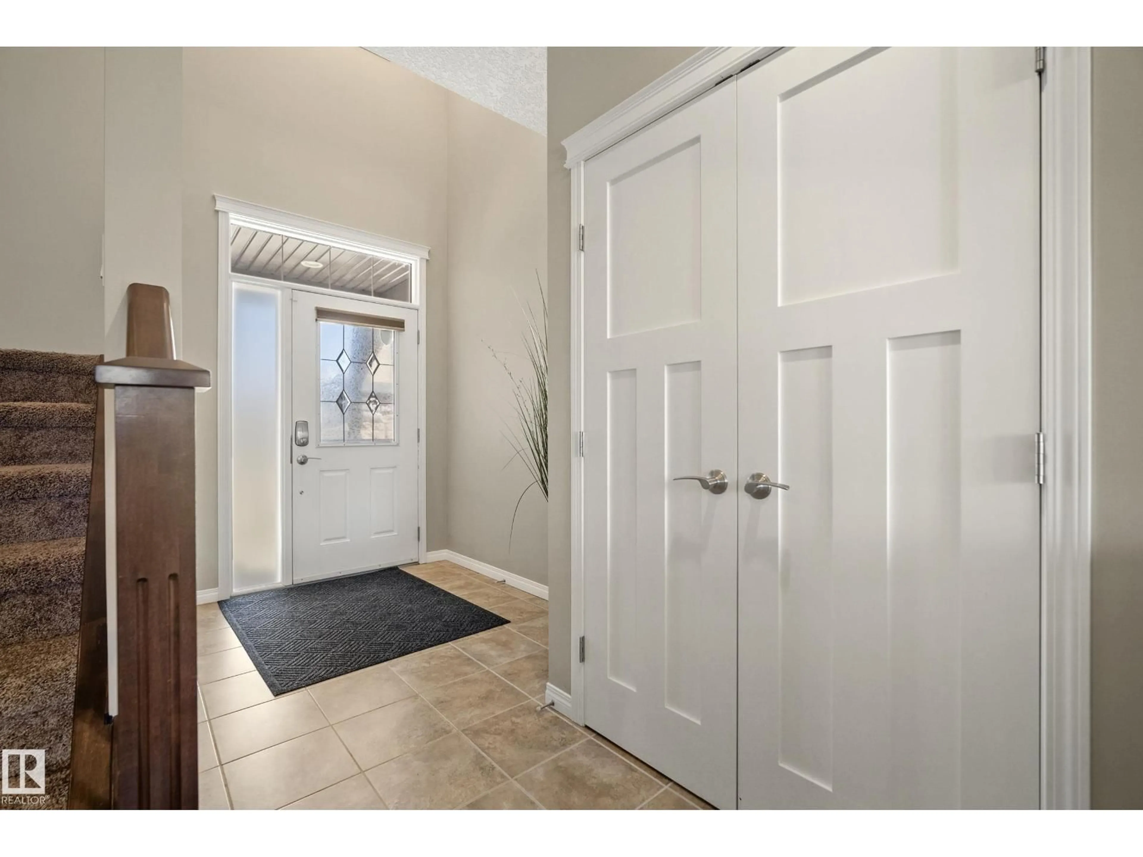 Indoor entryway for SW - 3510 ABBOTT CL, Edmonton Alberta T6W0X3