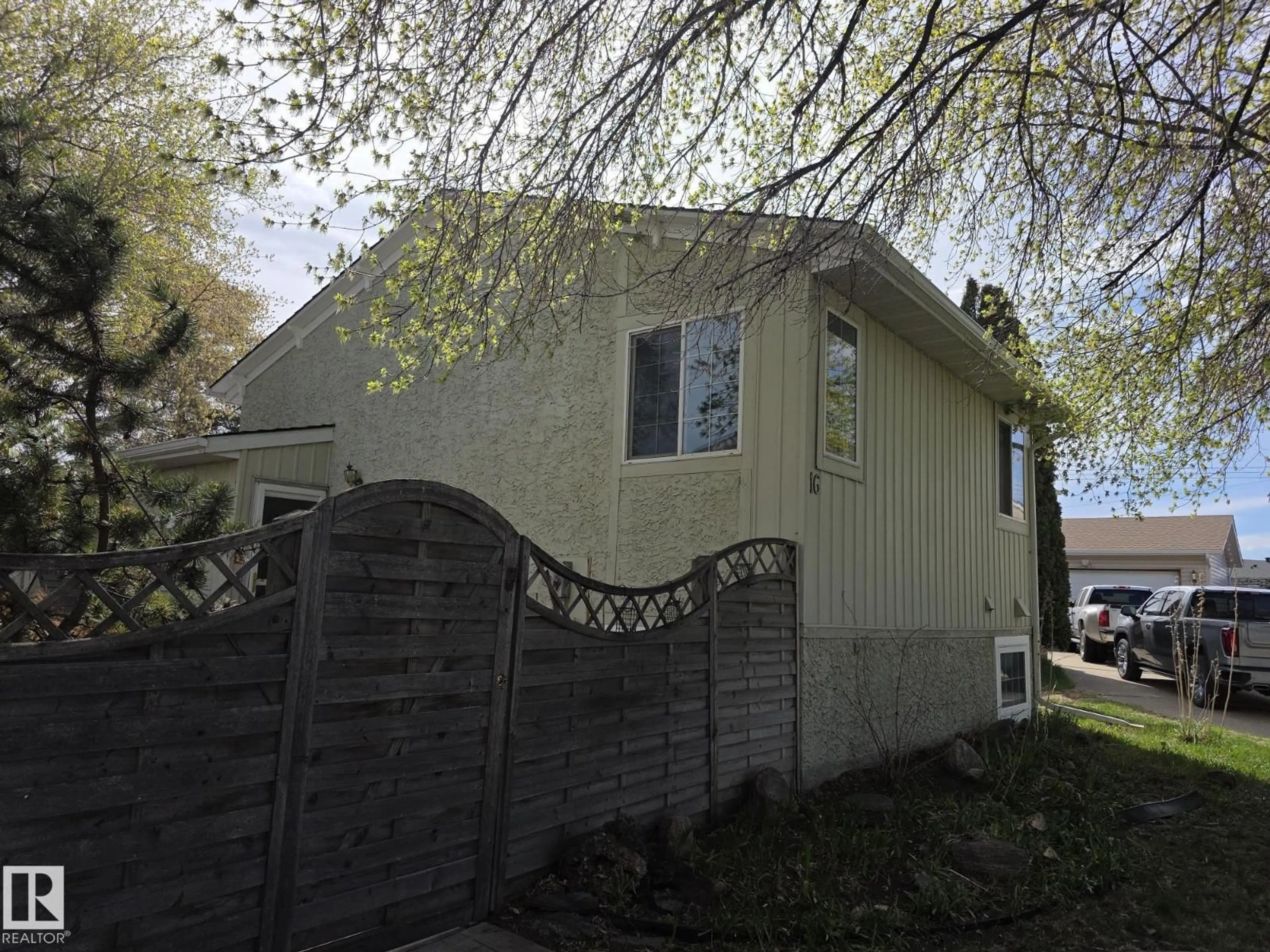 Shed for 16 SOUTH RAM CR, Devon Alberta T9G1V4