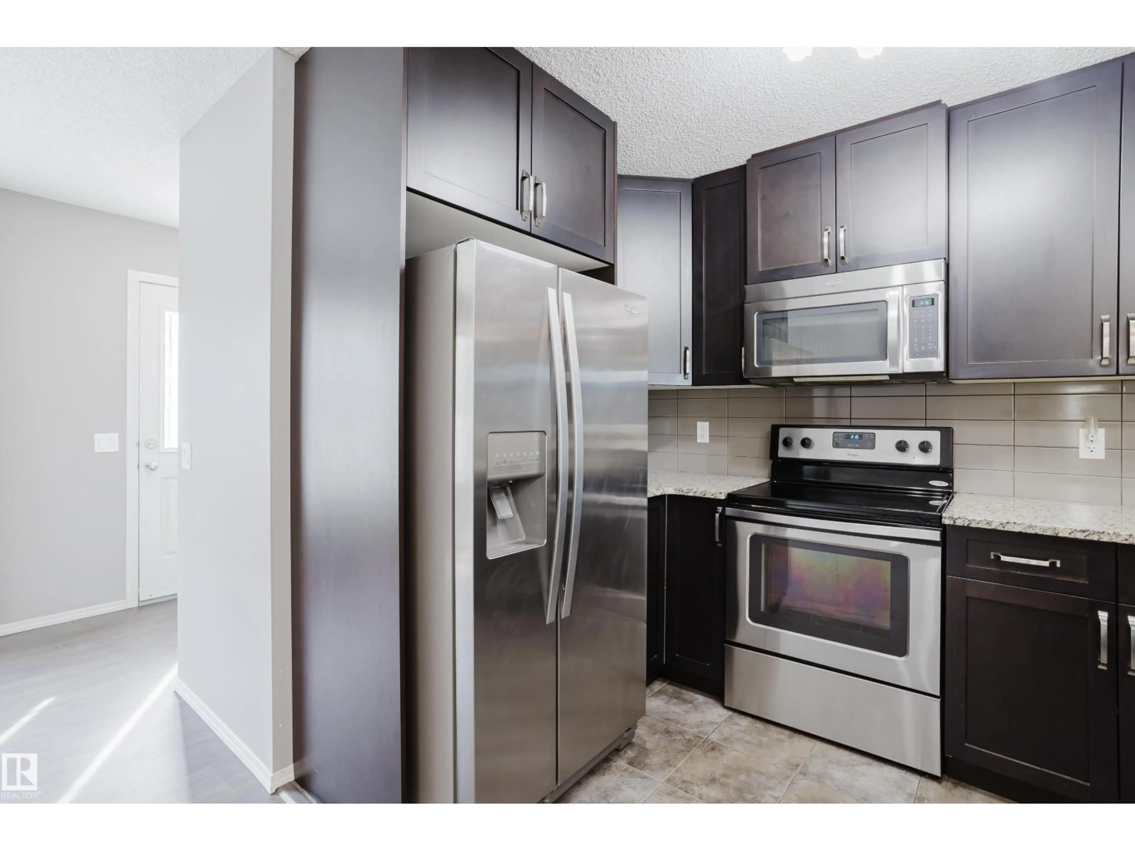 Standard kitchen, unknown for 14007 164 AV, Edmonton Alberta T6V0K6