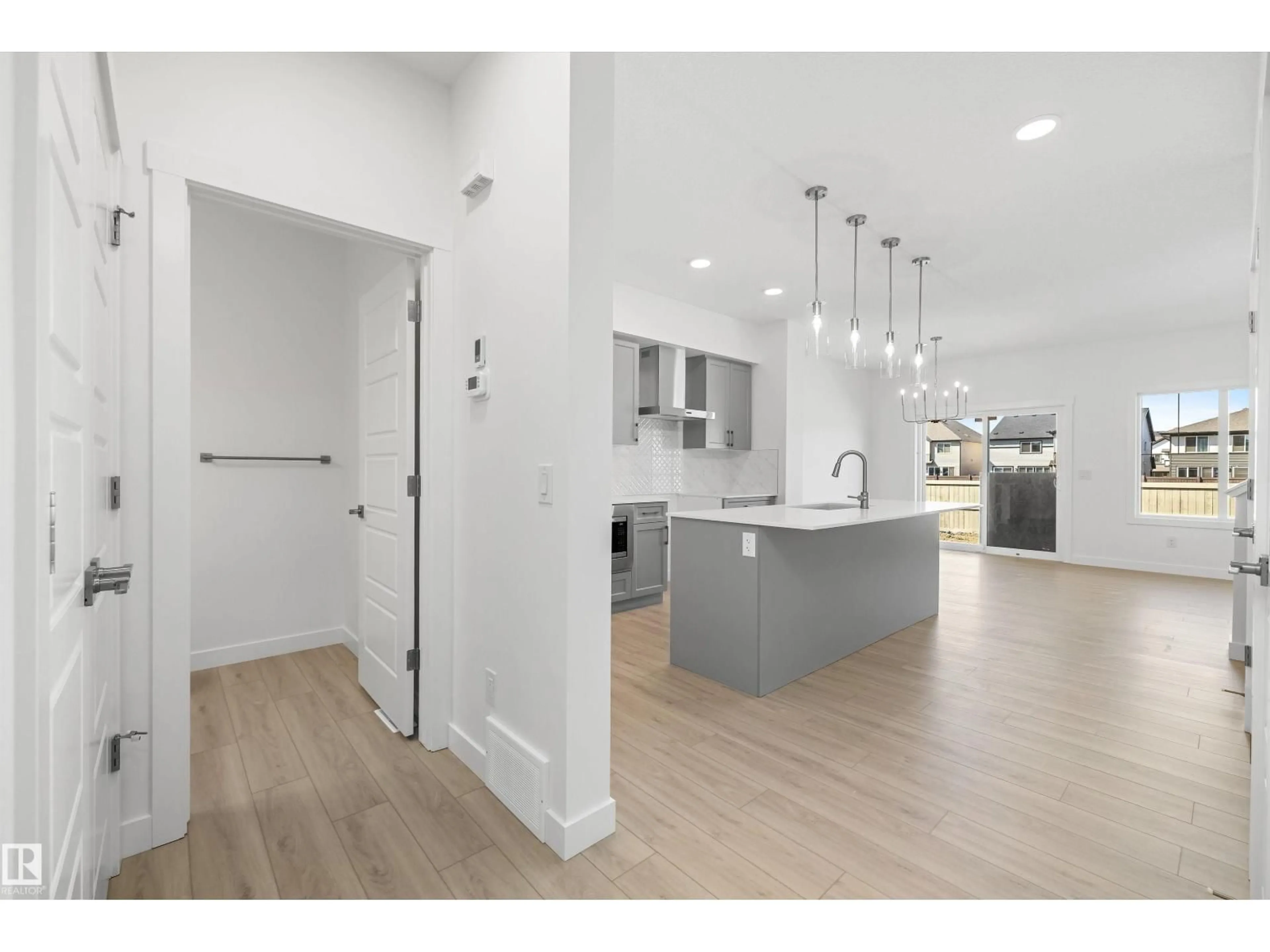 Open concept kitchen, unknown for 1044 CRISTALL CR, Edmonton Alberta T6W5S6