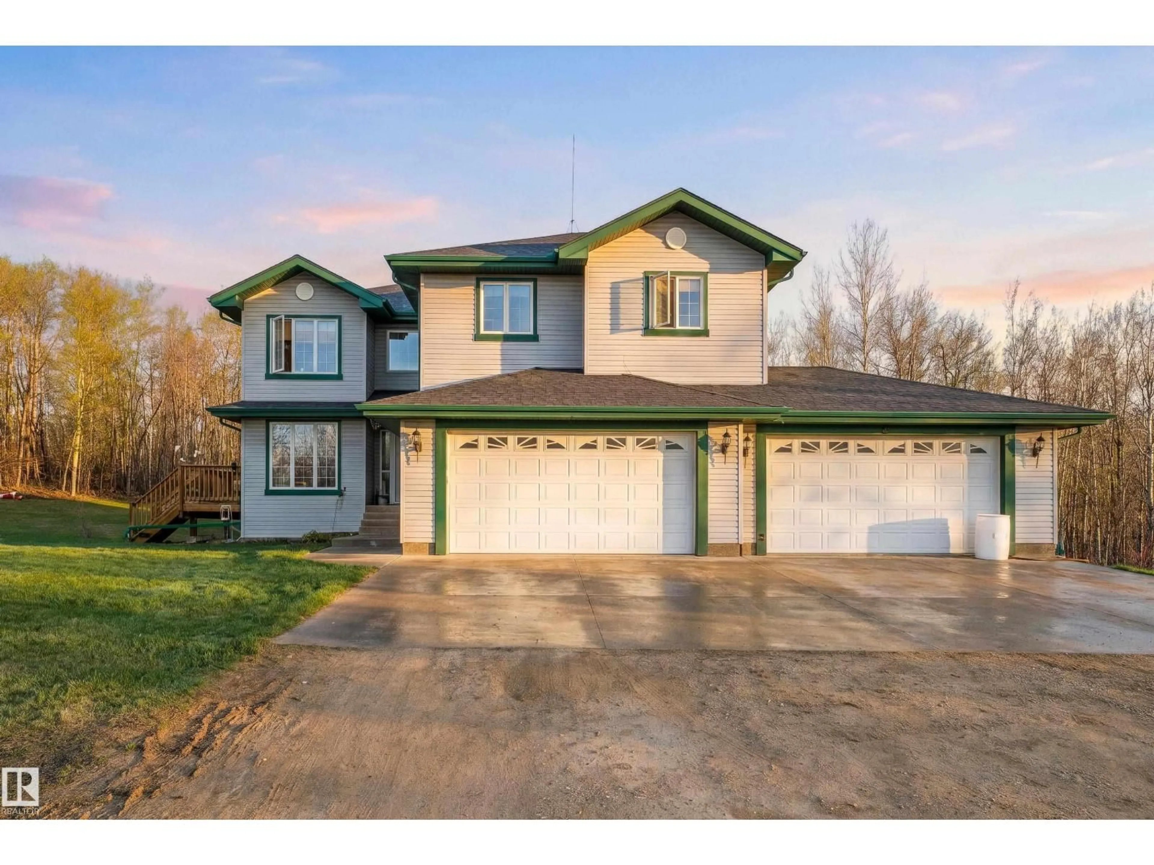Home with vinyl exterior material, street for 1130 TWP ROAD 535, Rural Parkland County Alberta T7Z1X3