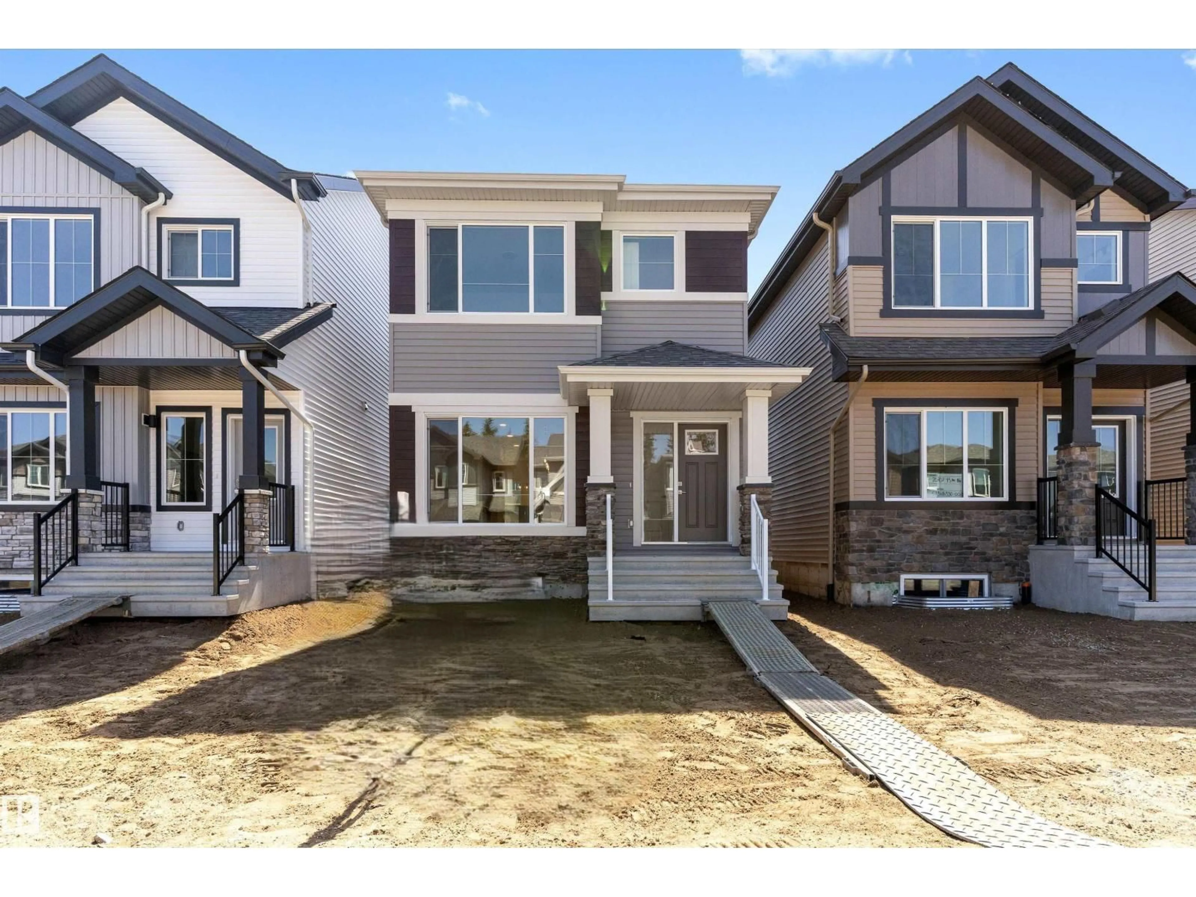 Home with vinyl exterior material, street for 20703 43 AV, Edmonton Alberta T6M3E3