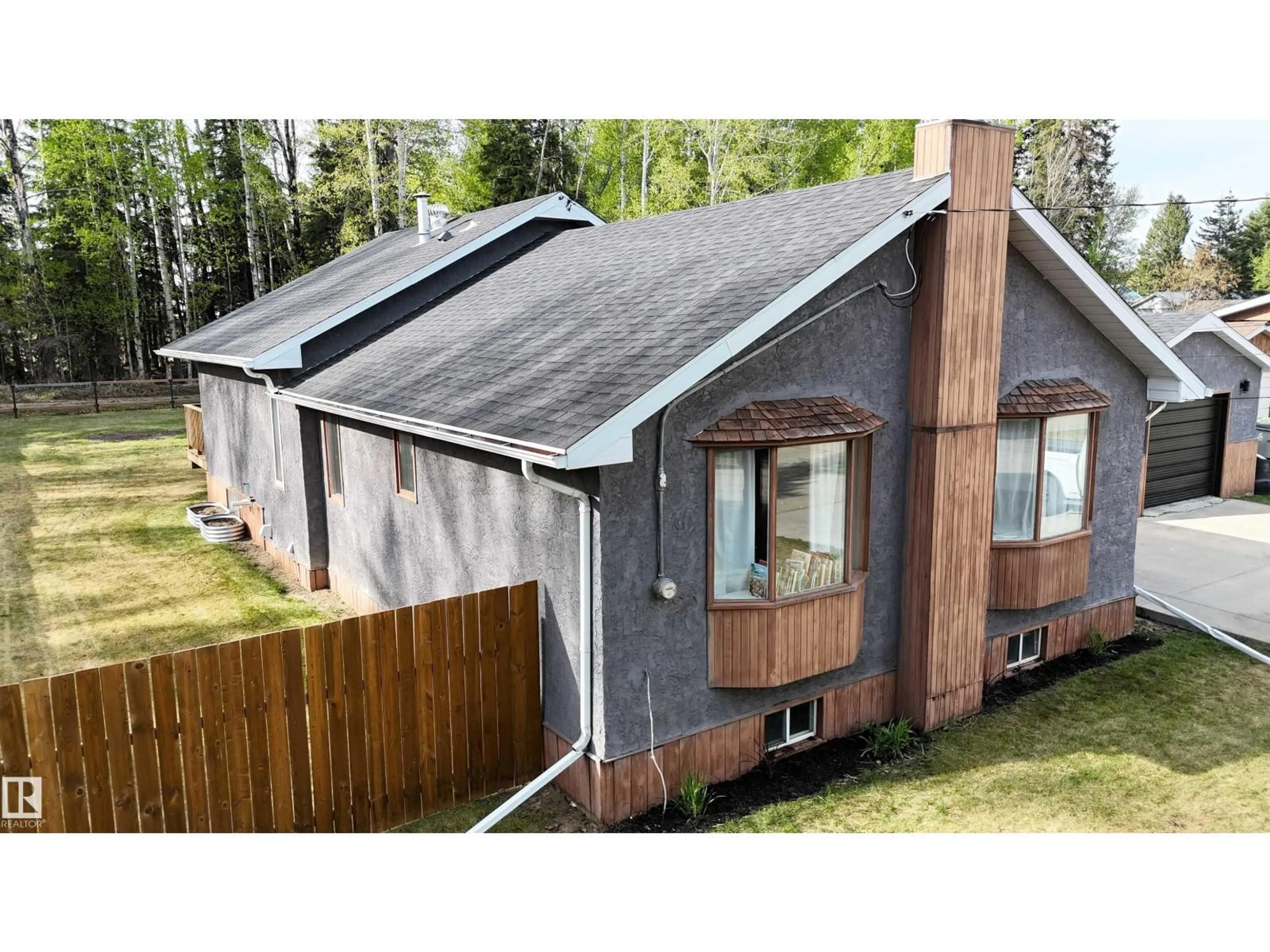 Home with vinyl exterior material, building for 7126 4A AVE, Edson Alberta T7E1N3