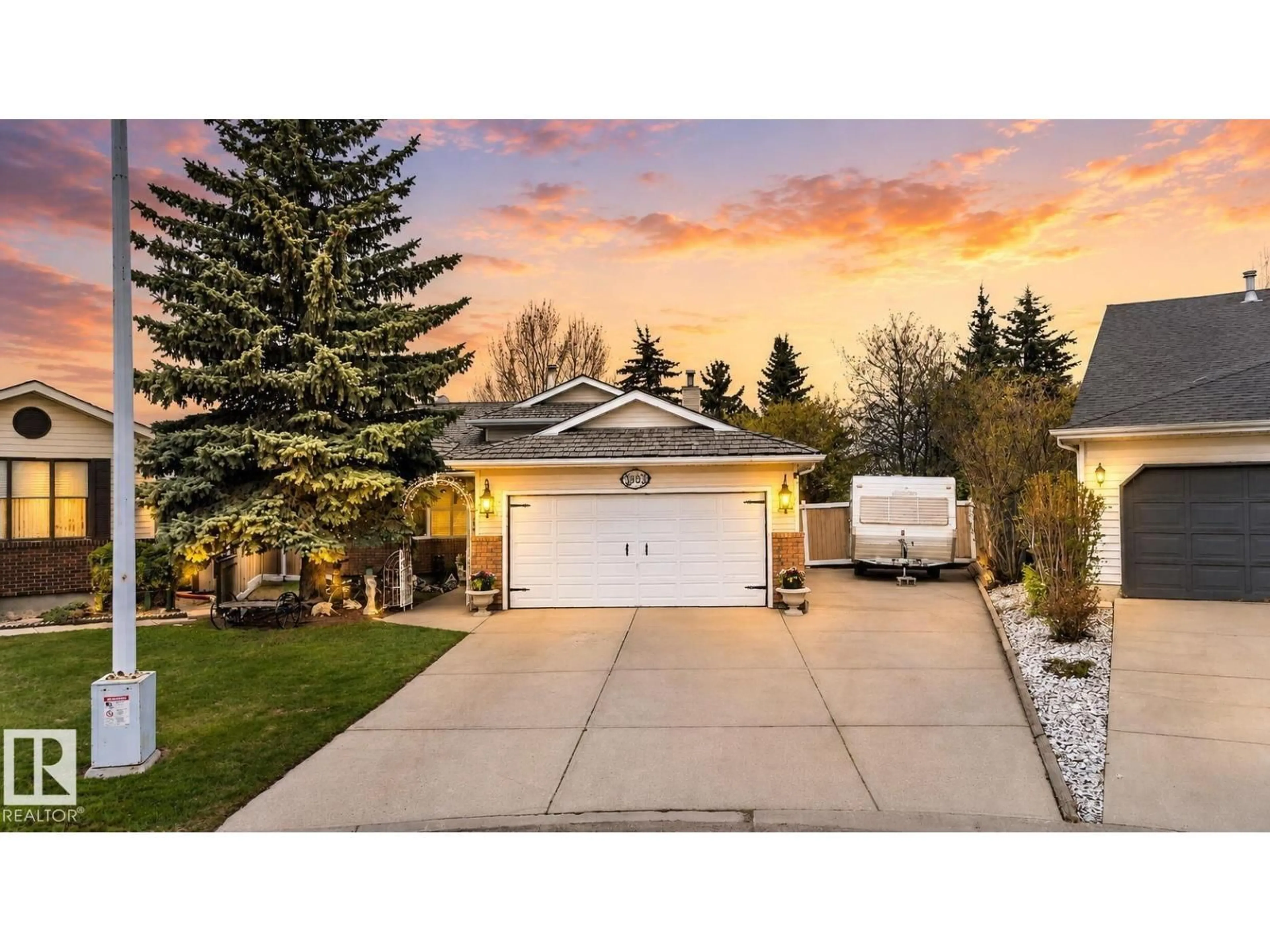 Home with vinyl exterior material, street for NW - 3332 44B AV, Edmonton Alberta T6T1E8