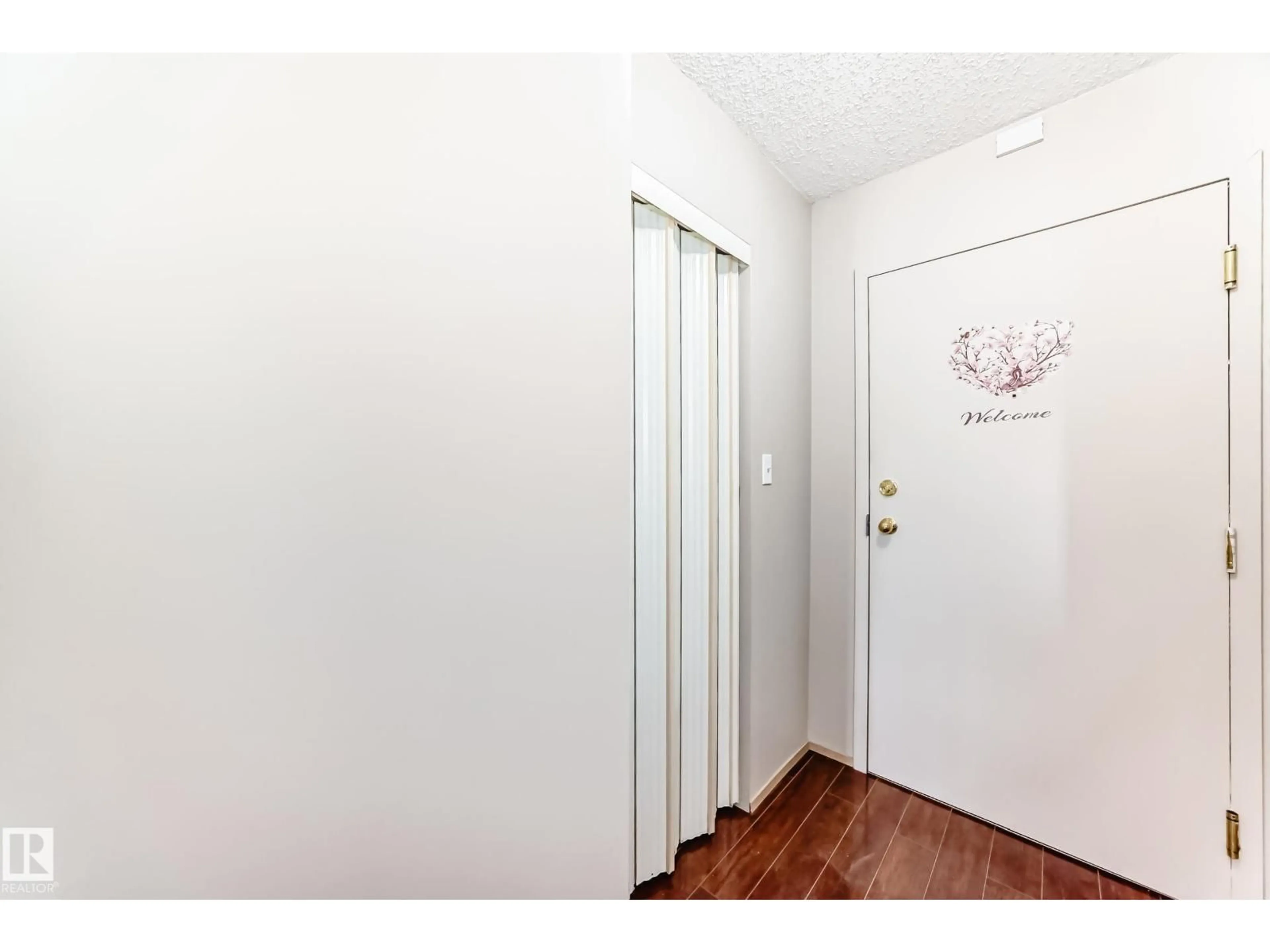 Indoor entryway for #403 - 17467 98A AV, Edmonton Alberta T5T6E9