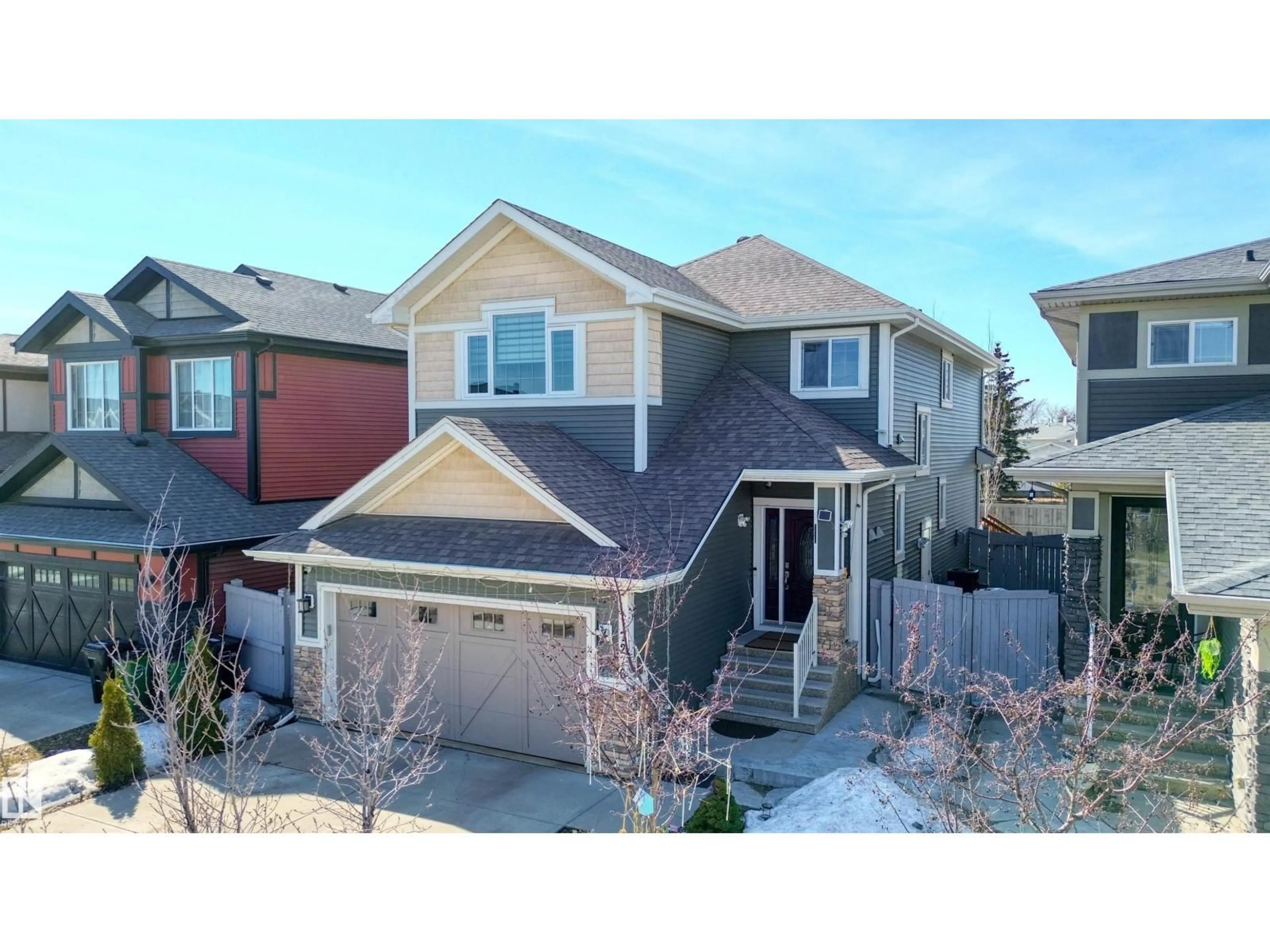 A pic from outside/outdoor area/front of a property/back of a property/a pic from drone, street for 7276 MORGAN RD, Edmonton Alberta T6E6V7