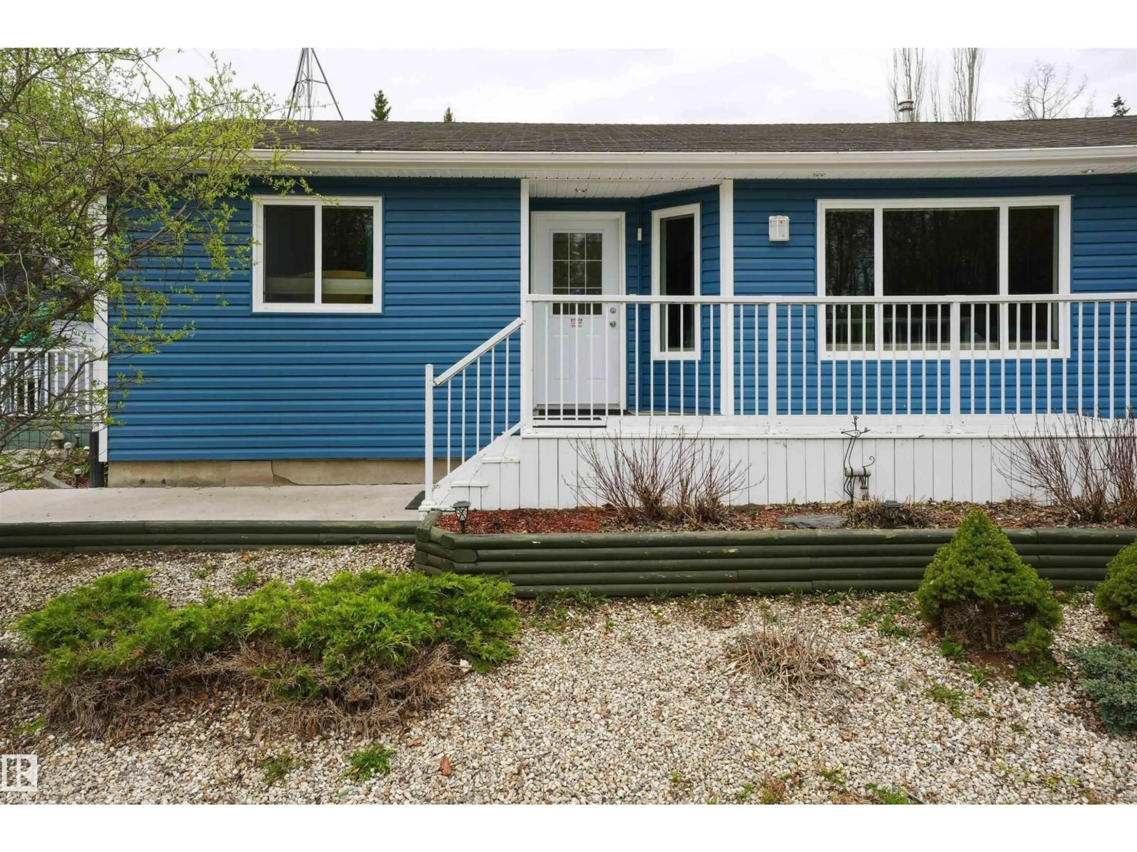 Home with vinyl exterior material, street for 1515 MARINE DR, Rural Lac Ste. Anne County Alberta T0E0A2