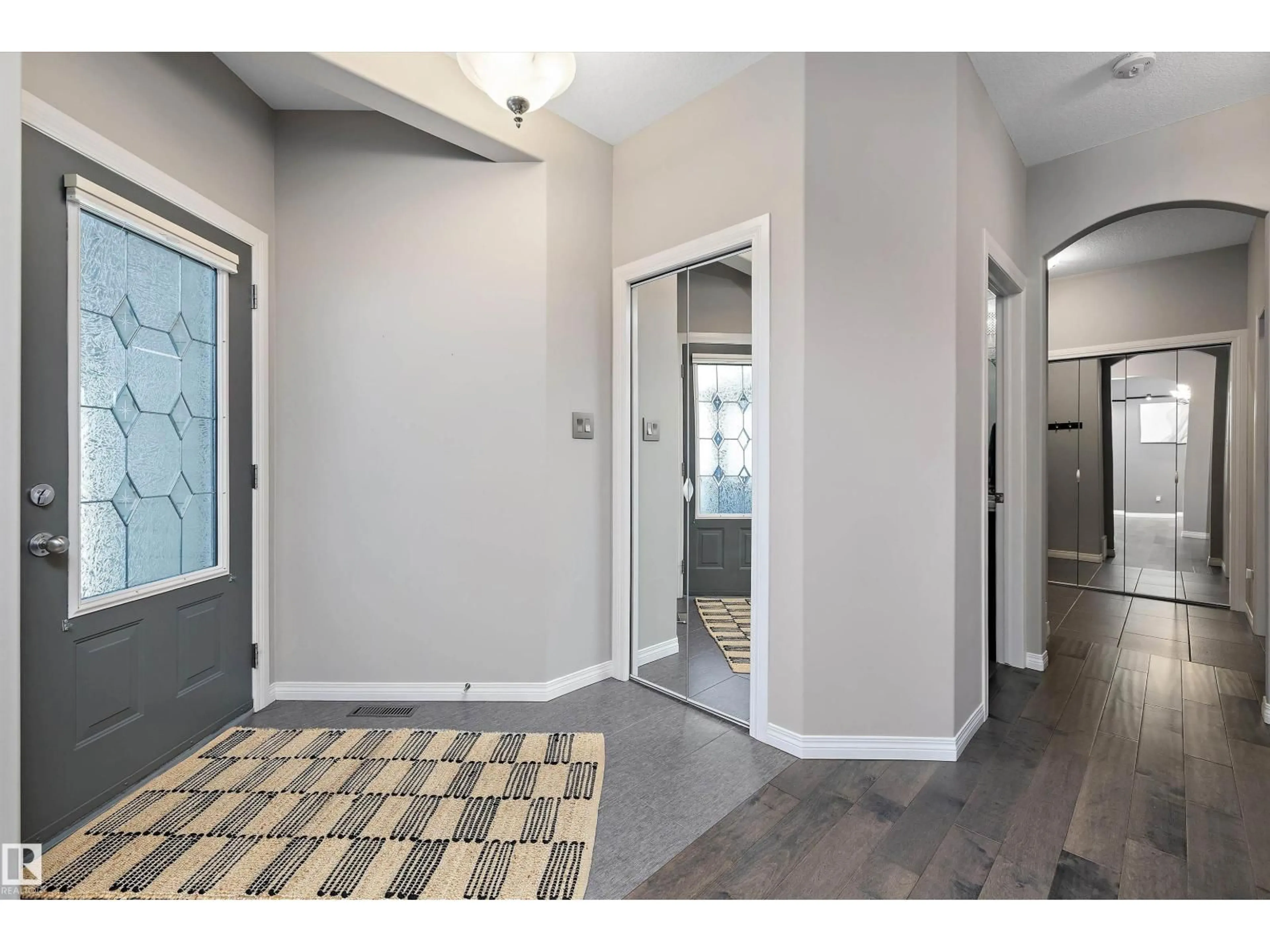 Indoor entryway for 2311 BAILEY CO, Edmonton Alberta T6W1H9
