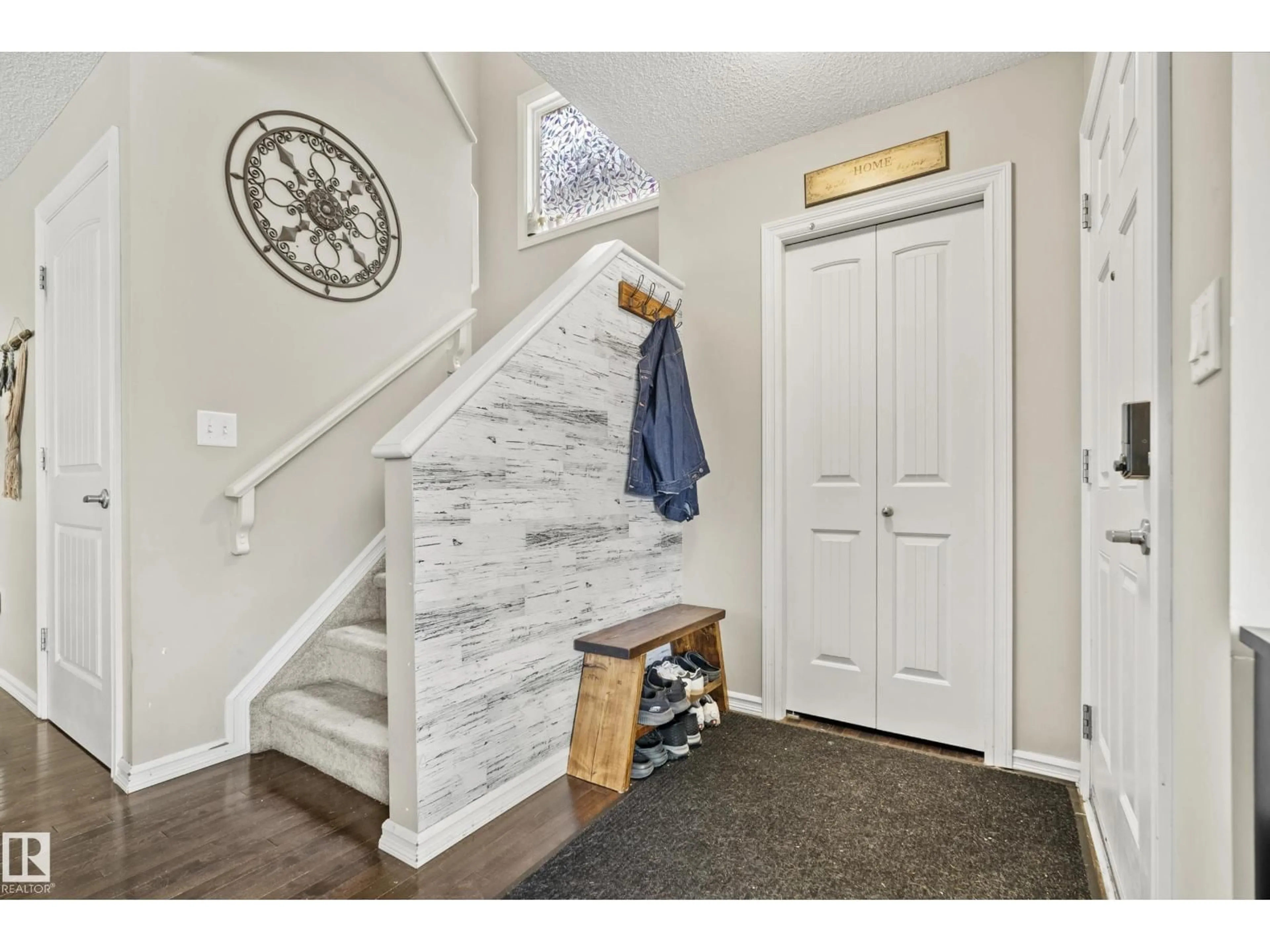 Indoor entryway for NW - 14740 140 ST, Edmonton Alberta T6V0A9