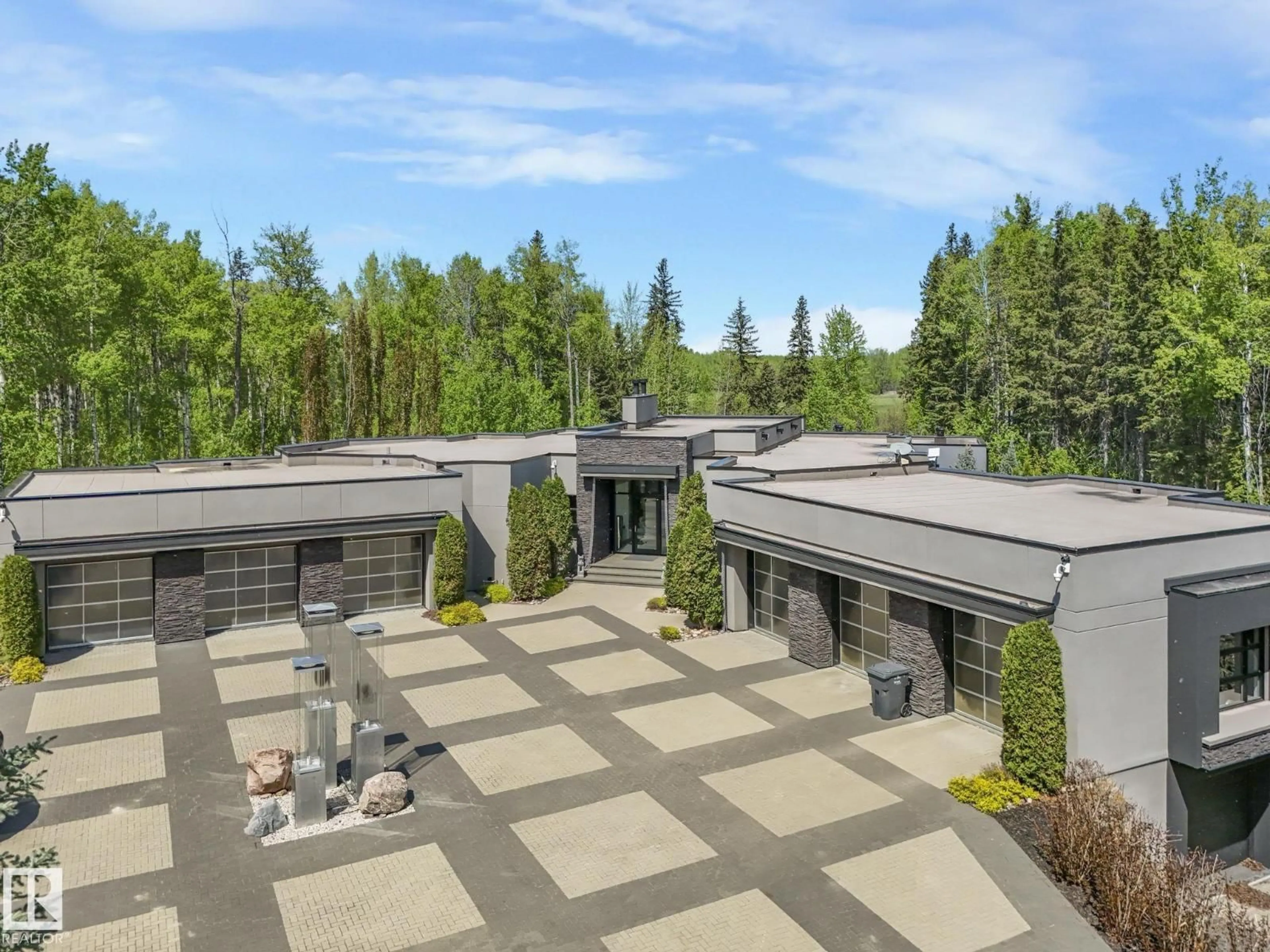 A pic from outside/outdoor area/front of a property/back of a property/a pic from drone, unknown for 51222 - 26 RGE ROAD 260, Rural Parkland County Alberta T7Y1B1