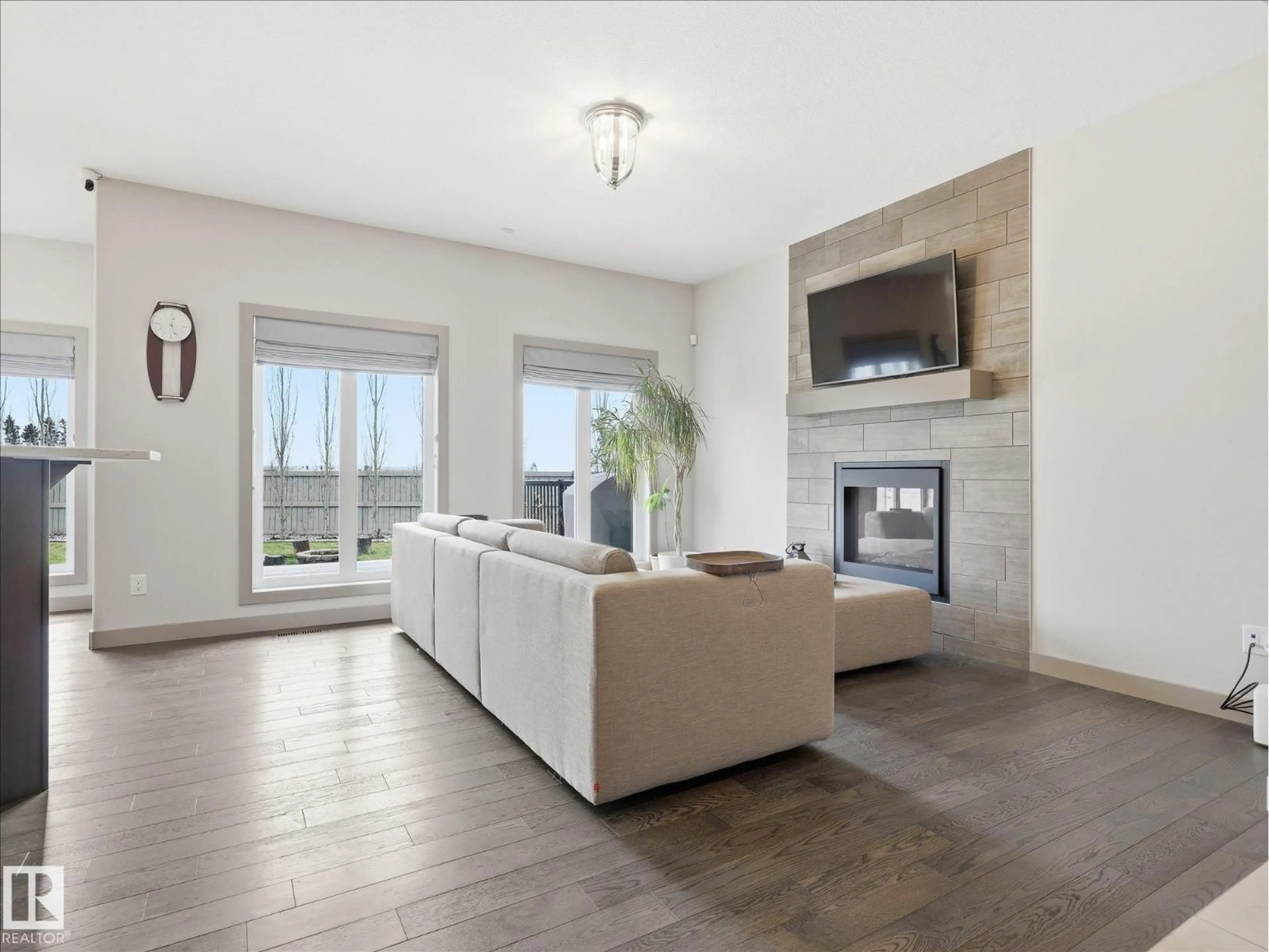 Living room with furniture, unknown for 2115 AUXIER CO SW, Edmonton Alberta T6W3C1